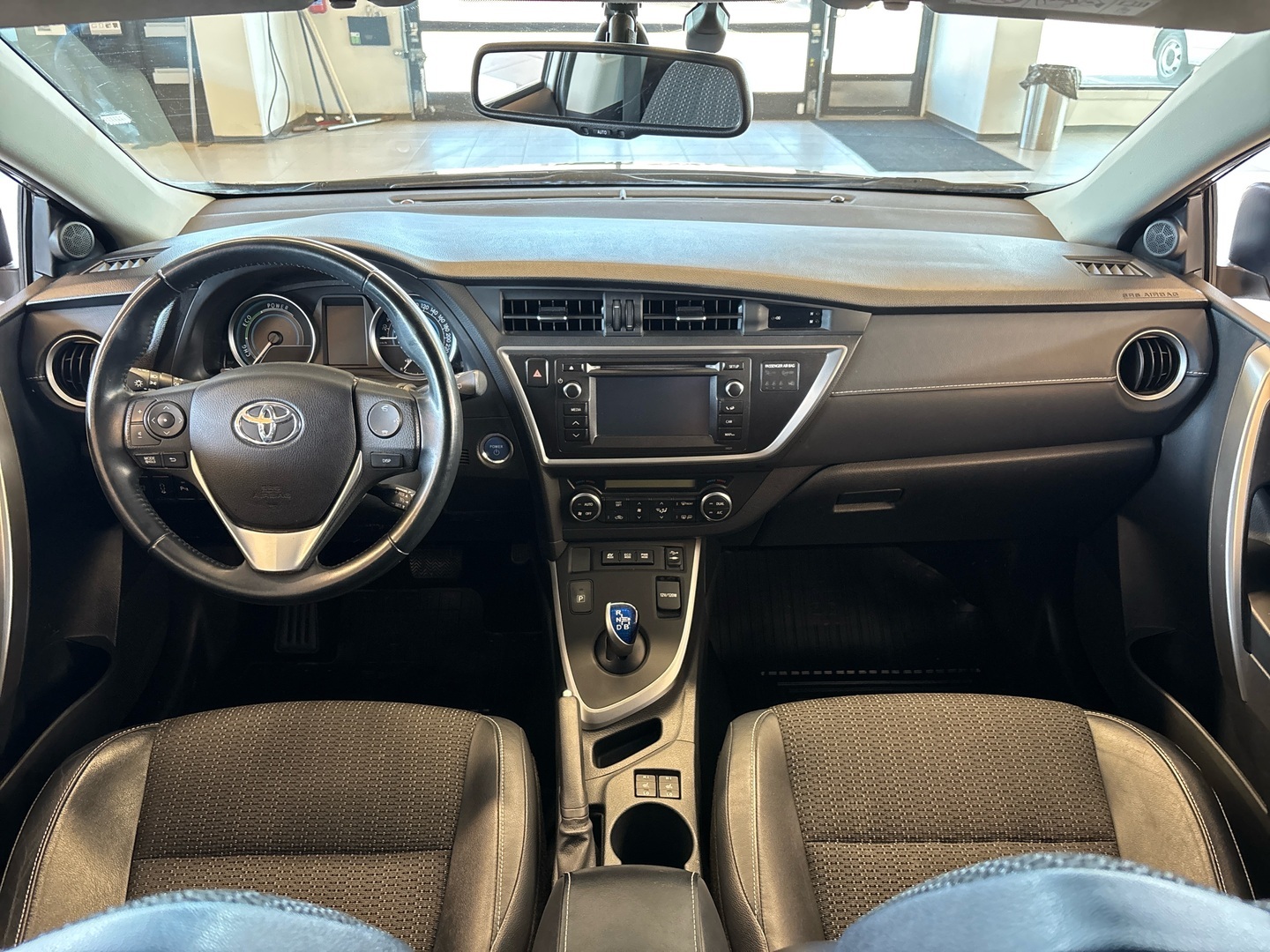TOYOTA Auris 2014