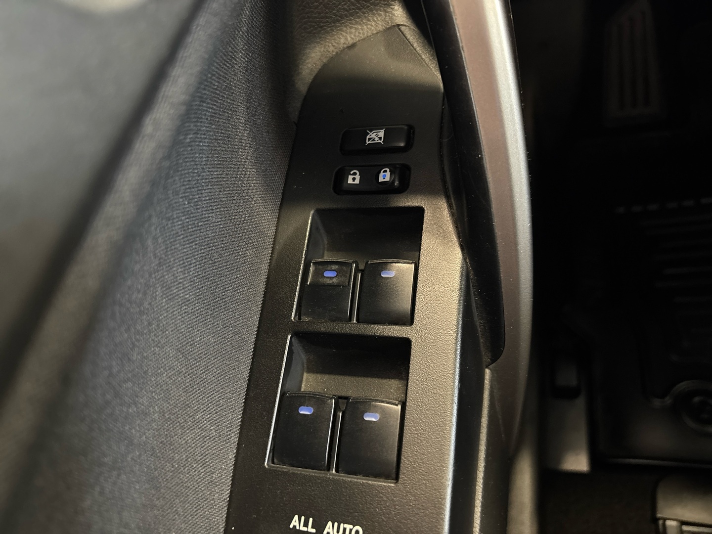 TOYOTA Auris 2014