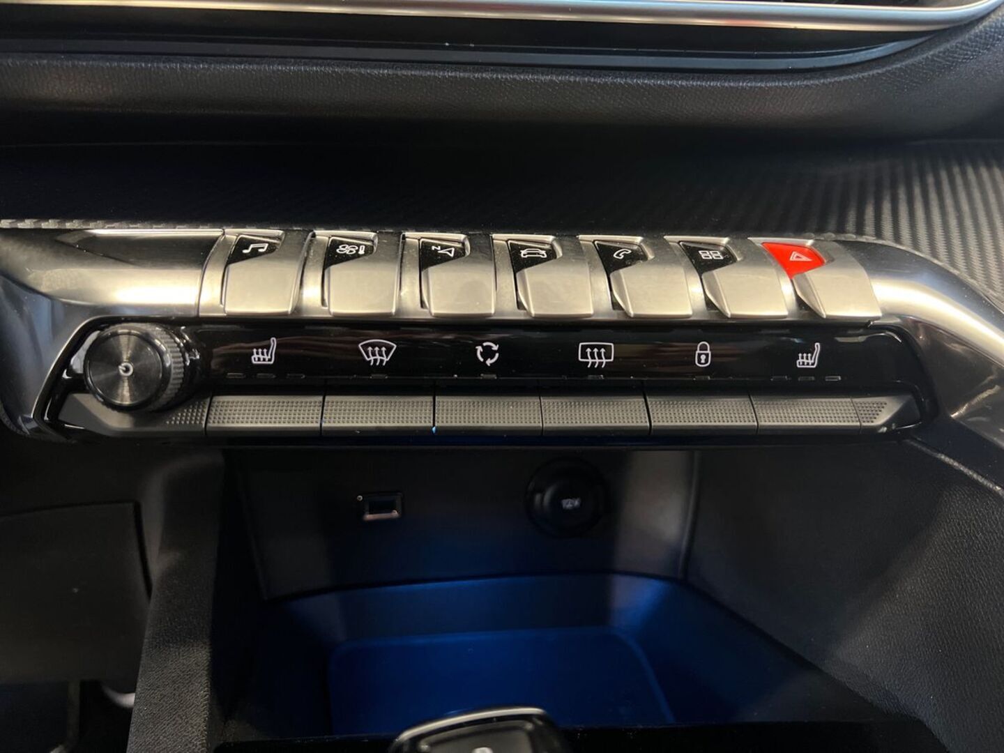 PEUGEOT 3008 19
