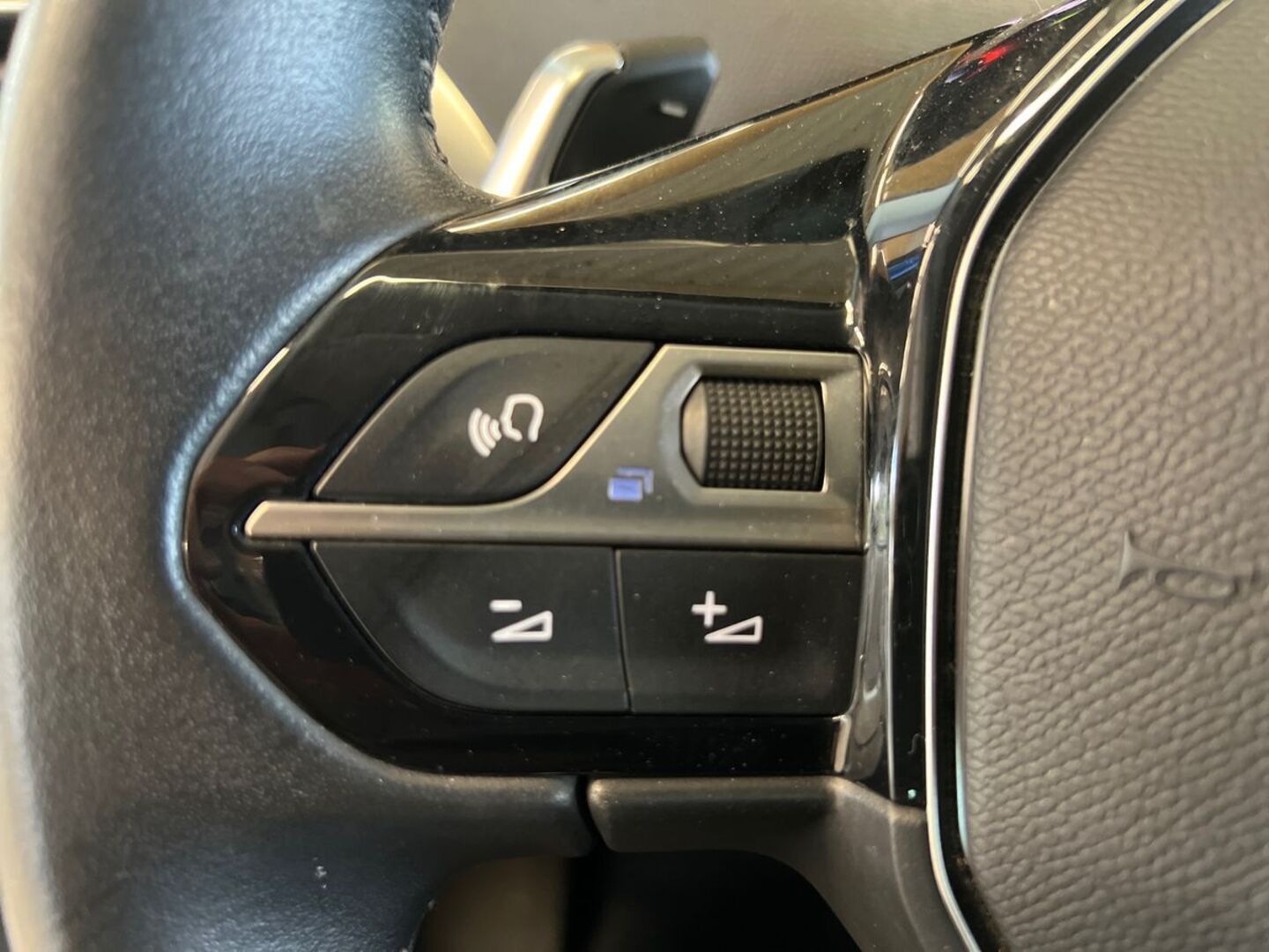 PEUGEOT 3008 23