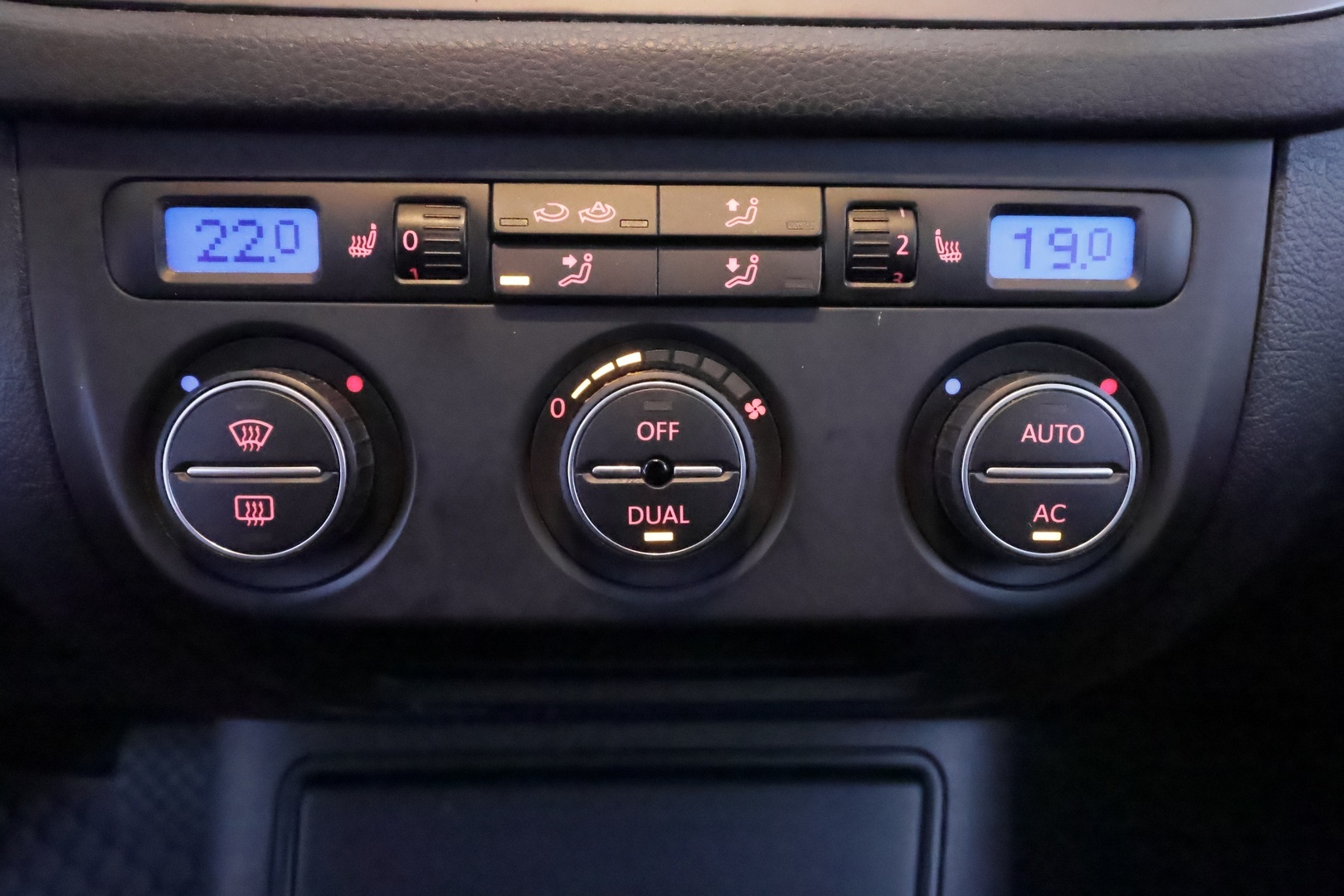 VOLKSWAGEN Tiguan 2008