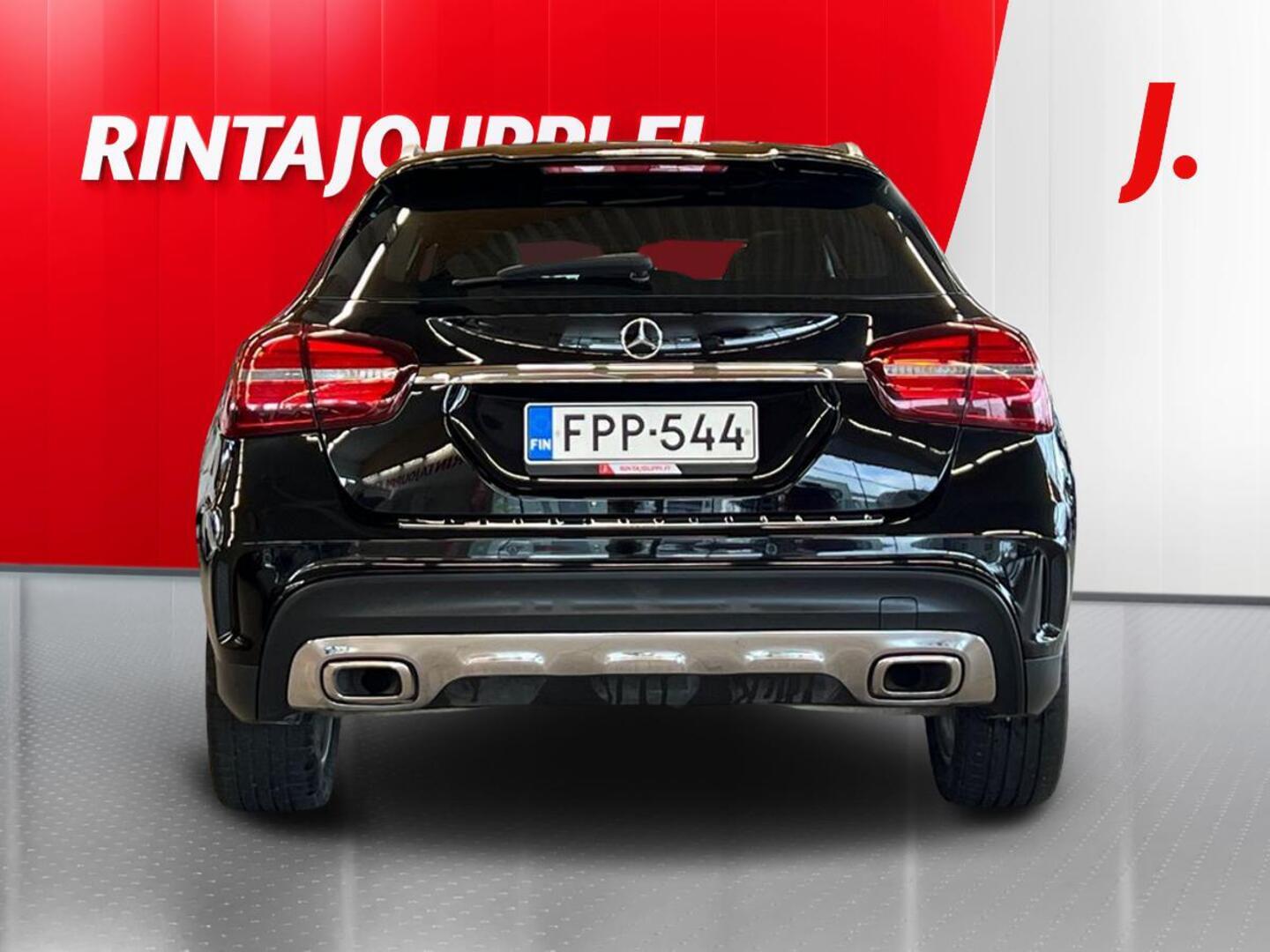 MERCEDES-BENZ GLA 4