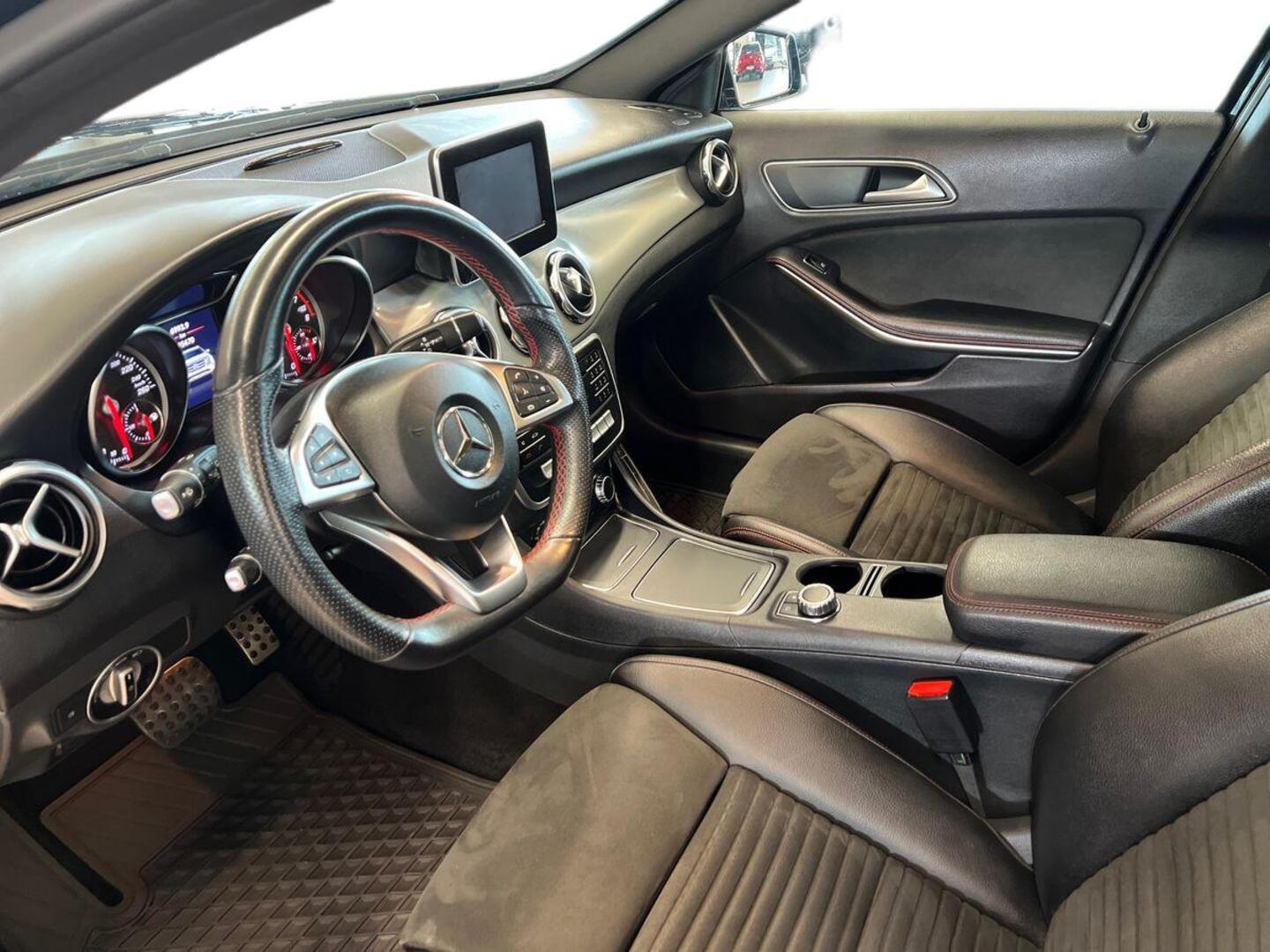 MERCEDES-BENZ GLA 6