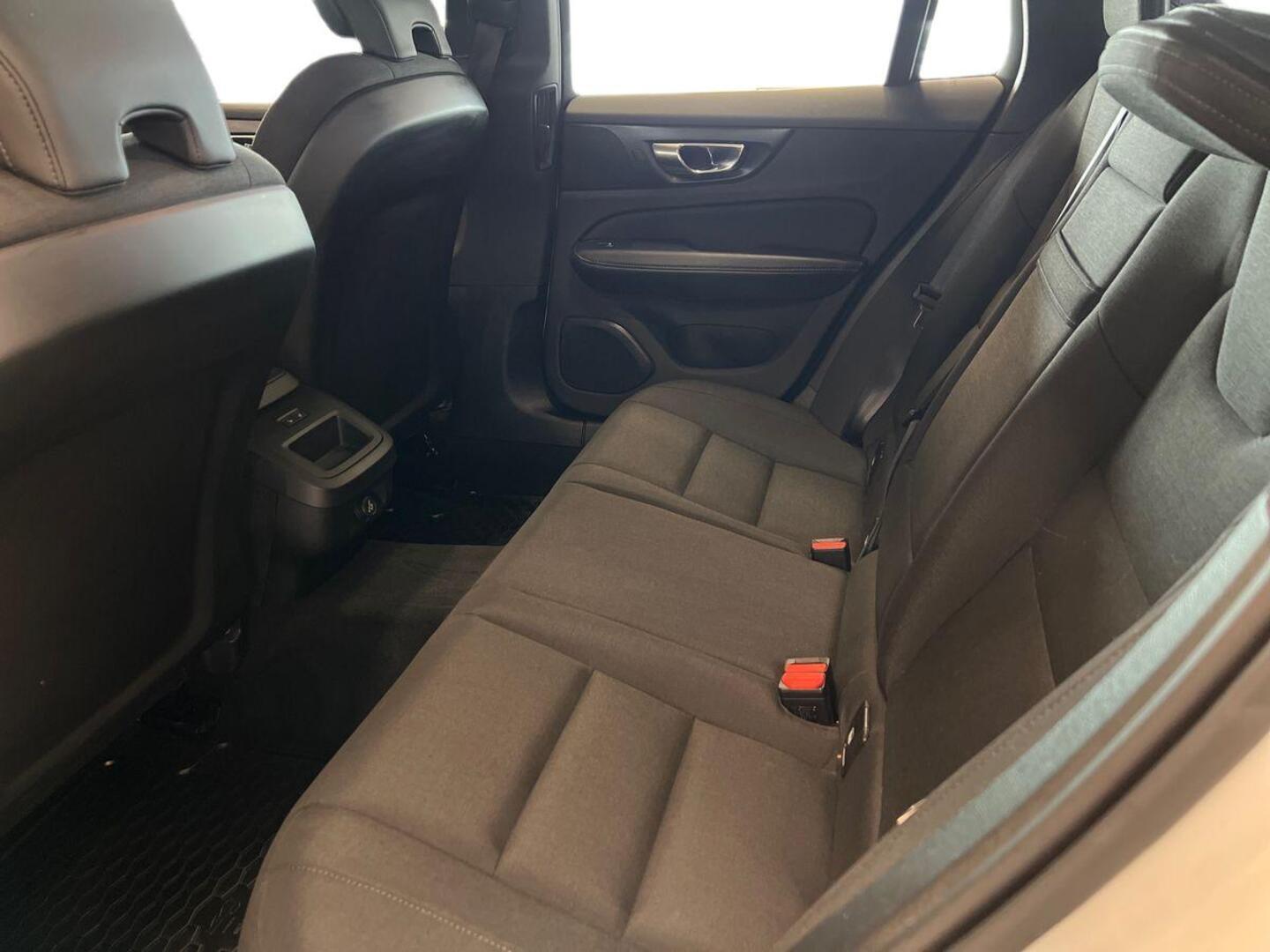 VOLVO V60 10