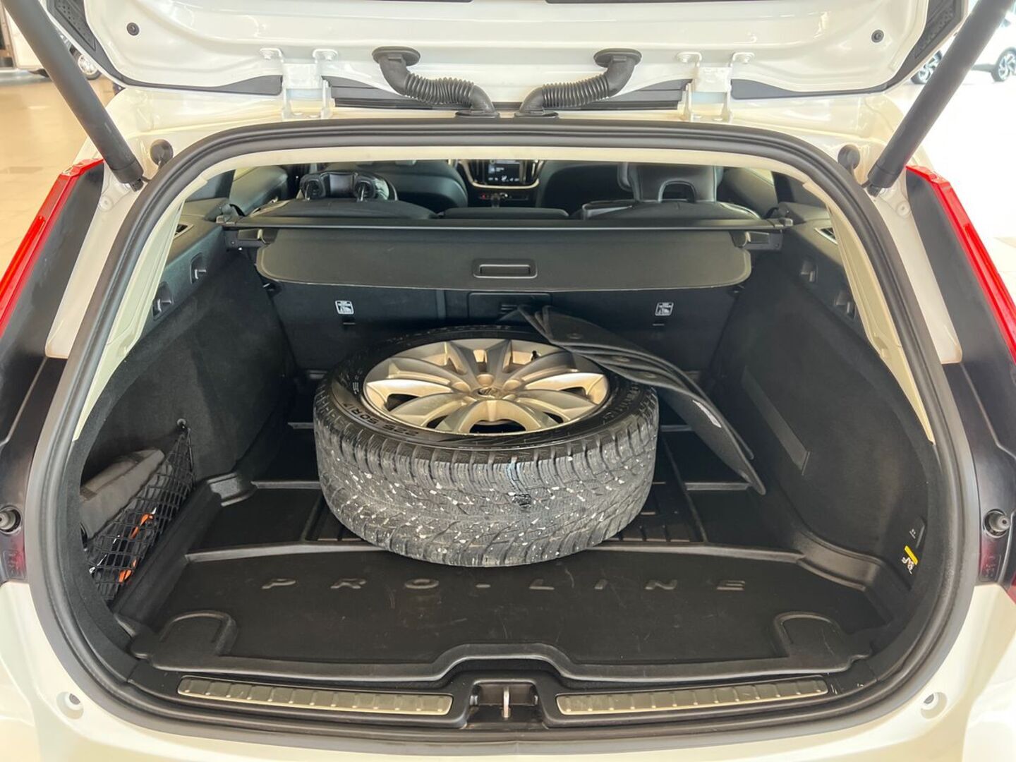 VOLVO V60 11