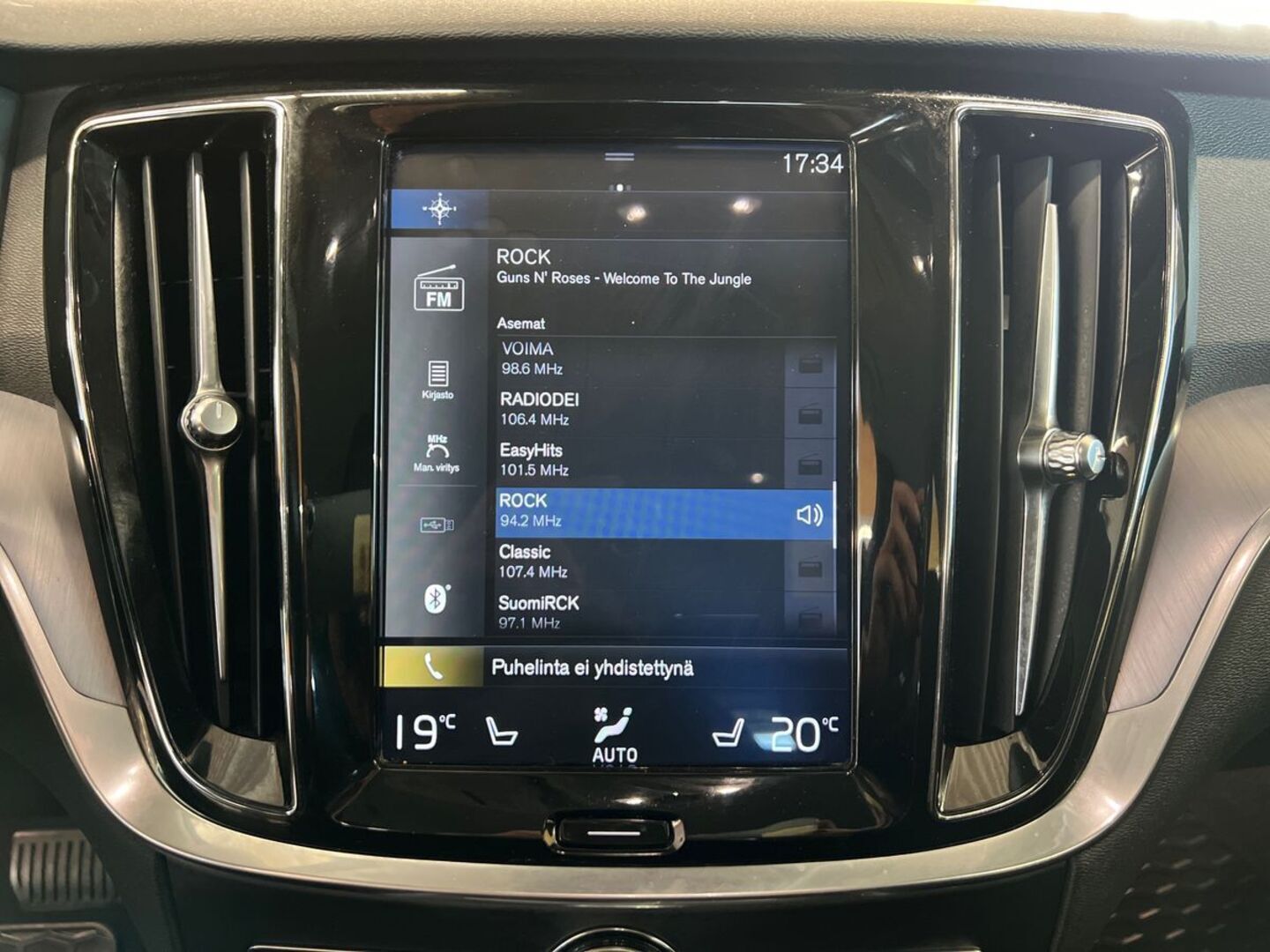 VOLVO V60 17