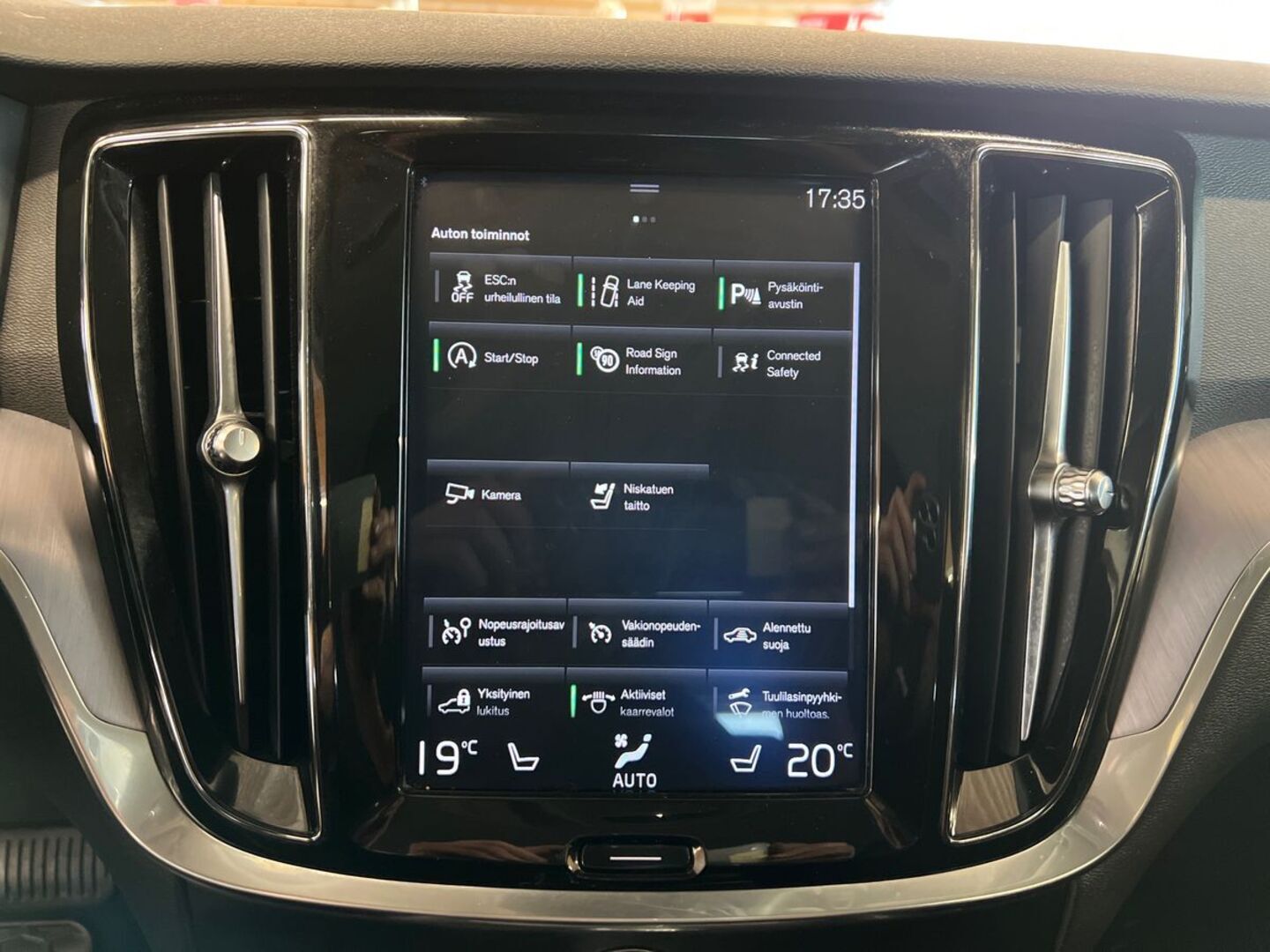 VOLVO V60 21