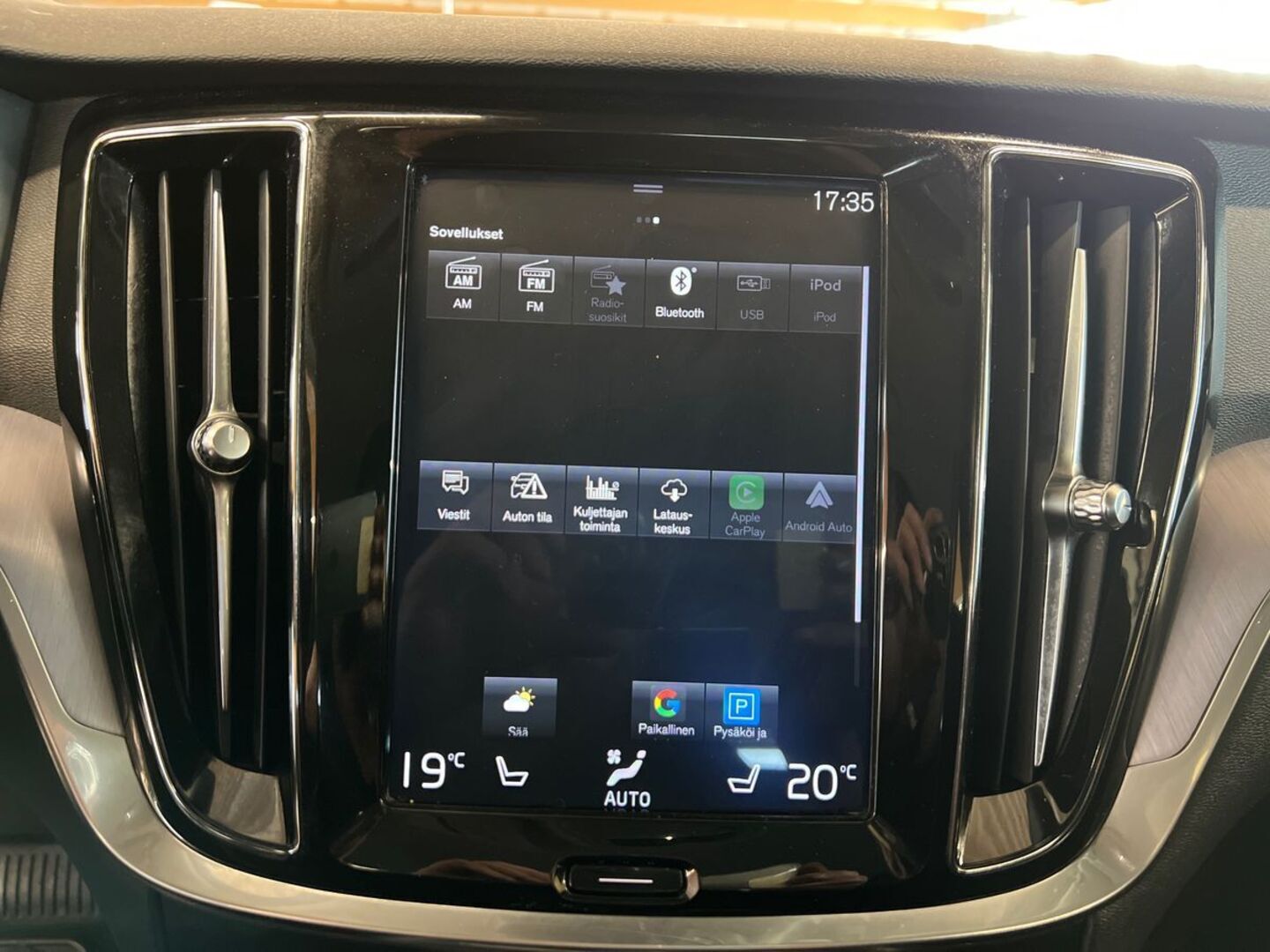 VOLVO V60 22