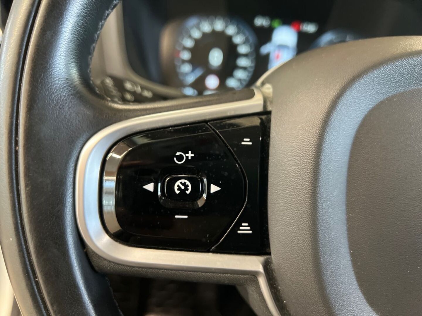 VOLVO V60 26