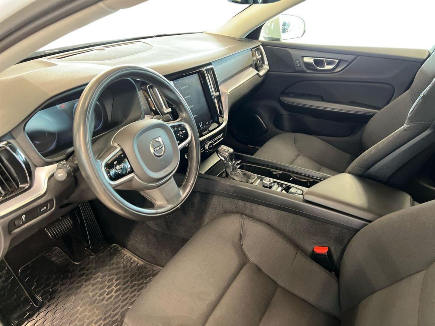 VOLVO V60 7