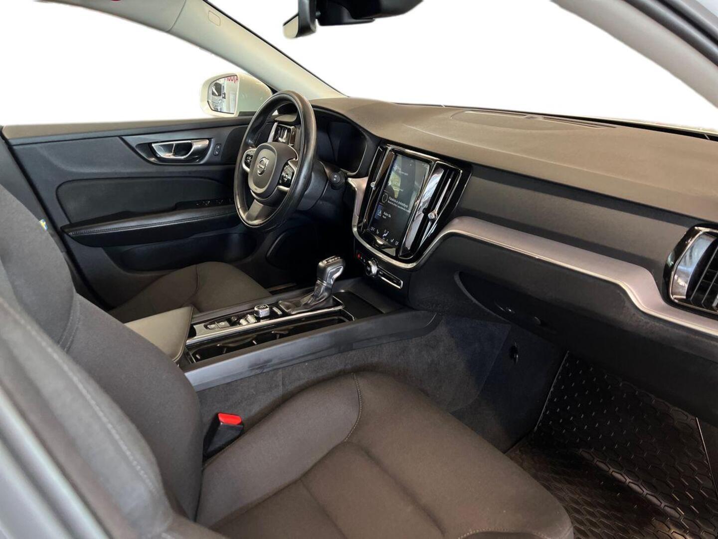 VOLVO V60 9
