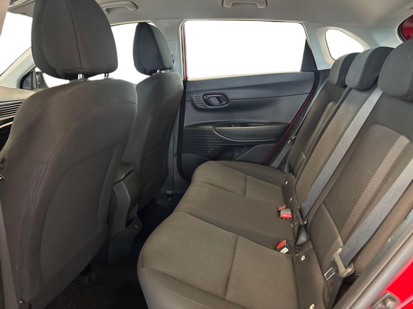 HYUNDAI i20 Hatchback 10