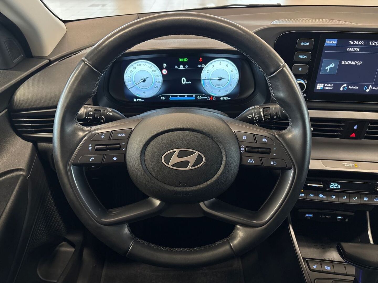 HYUNDAI i20 Hatchback 18