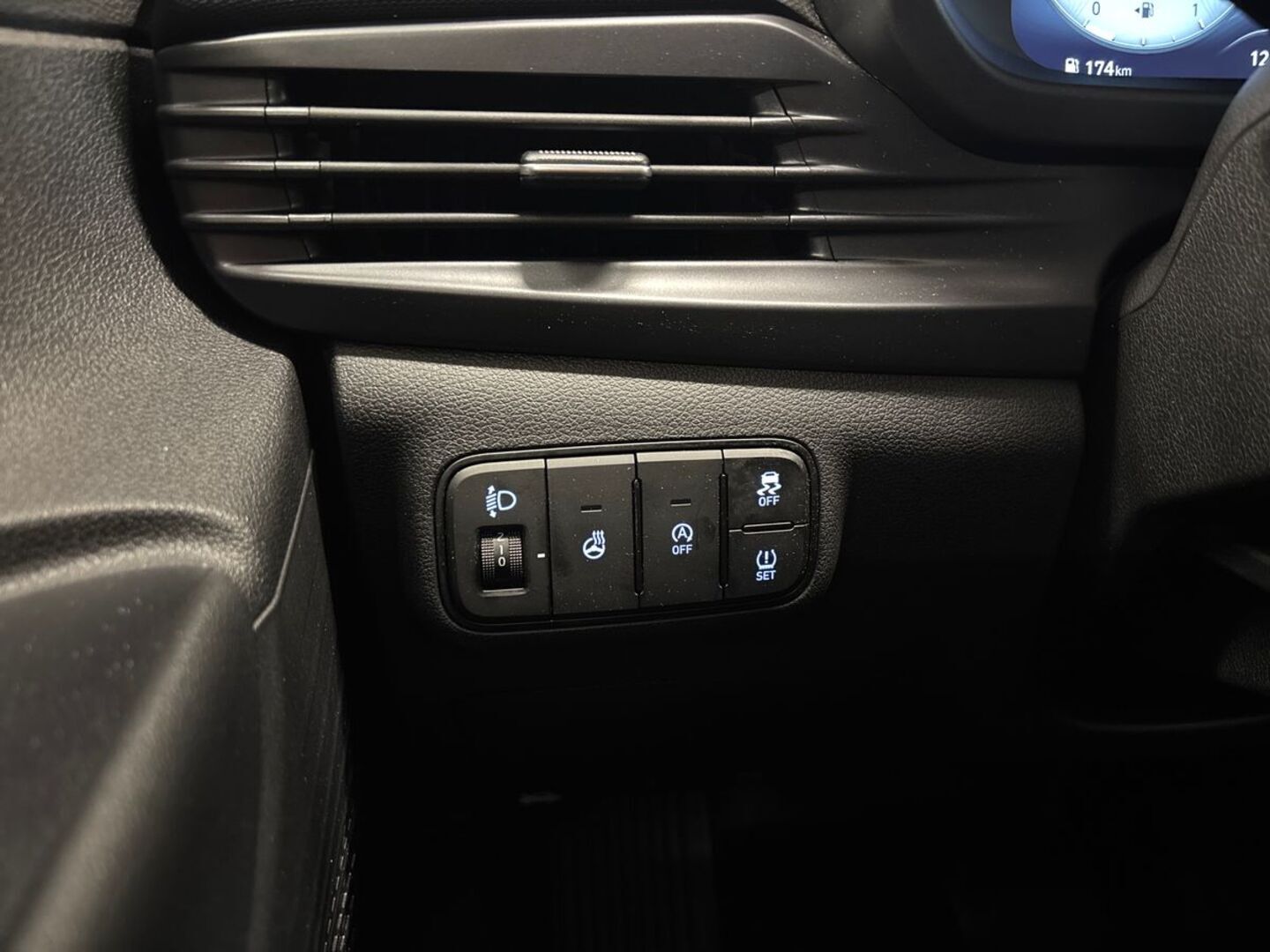 HYUNDAI i20 Hatchback 23