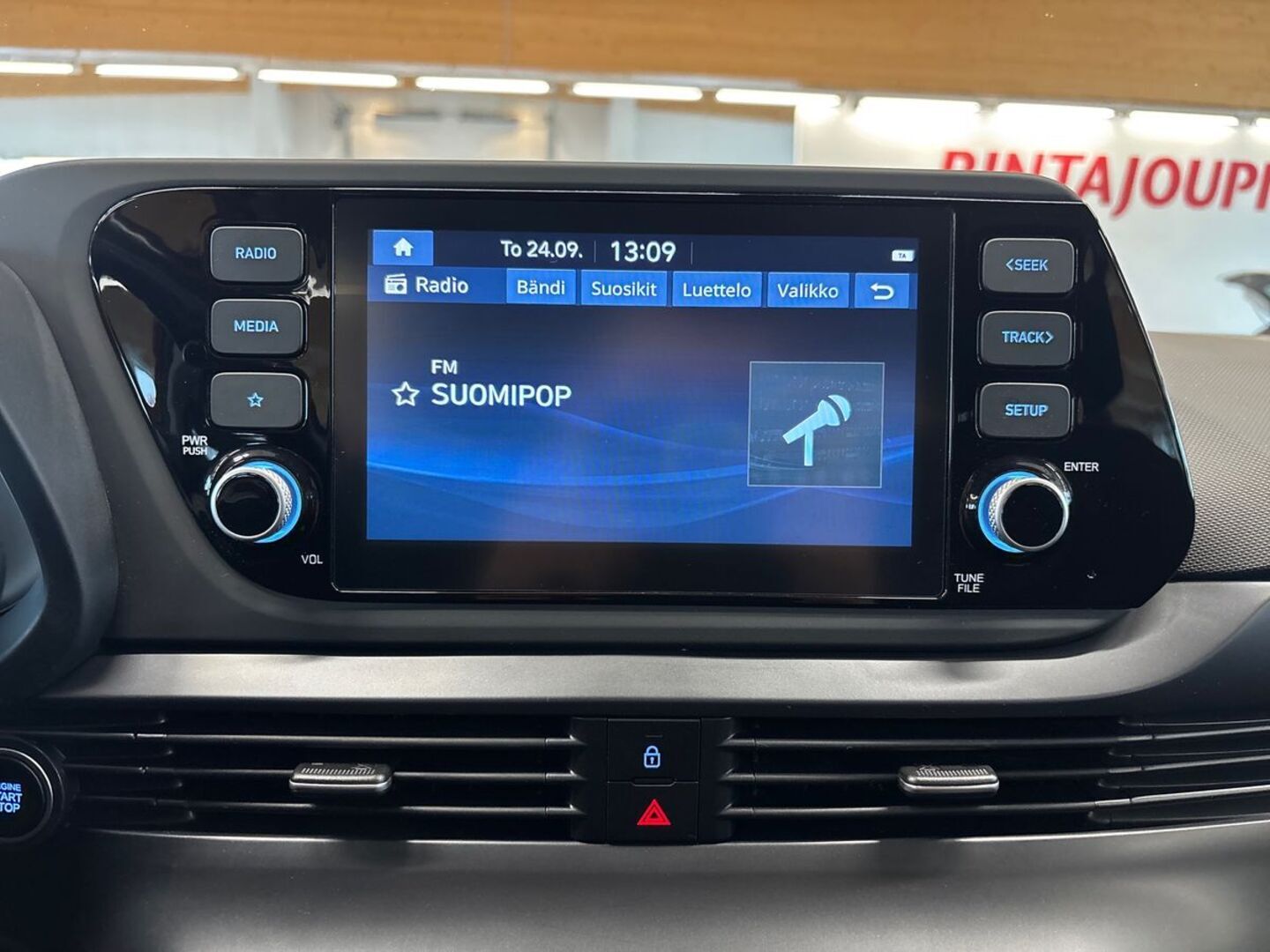 HYUNDAI i20 Hatchback 26
