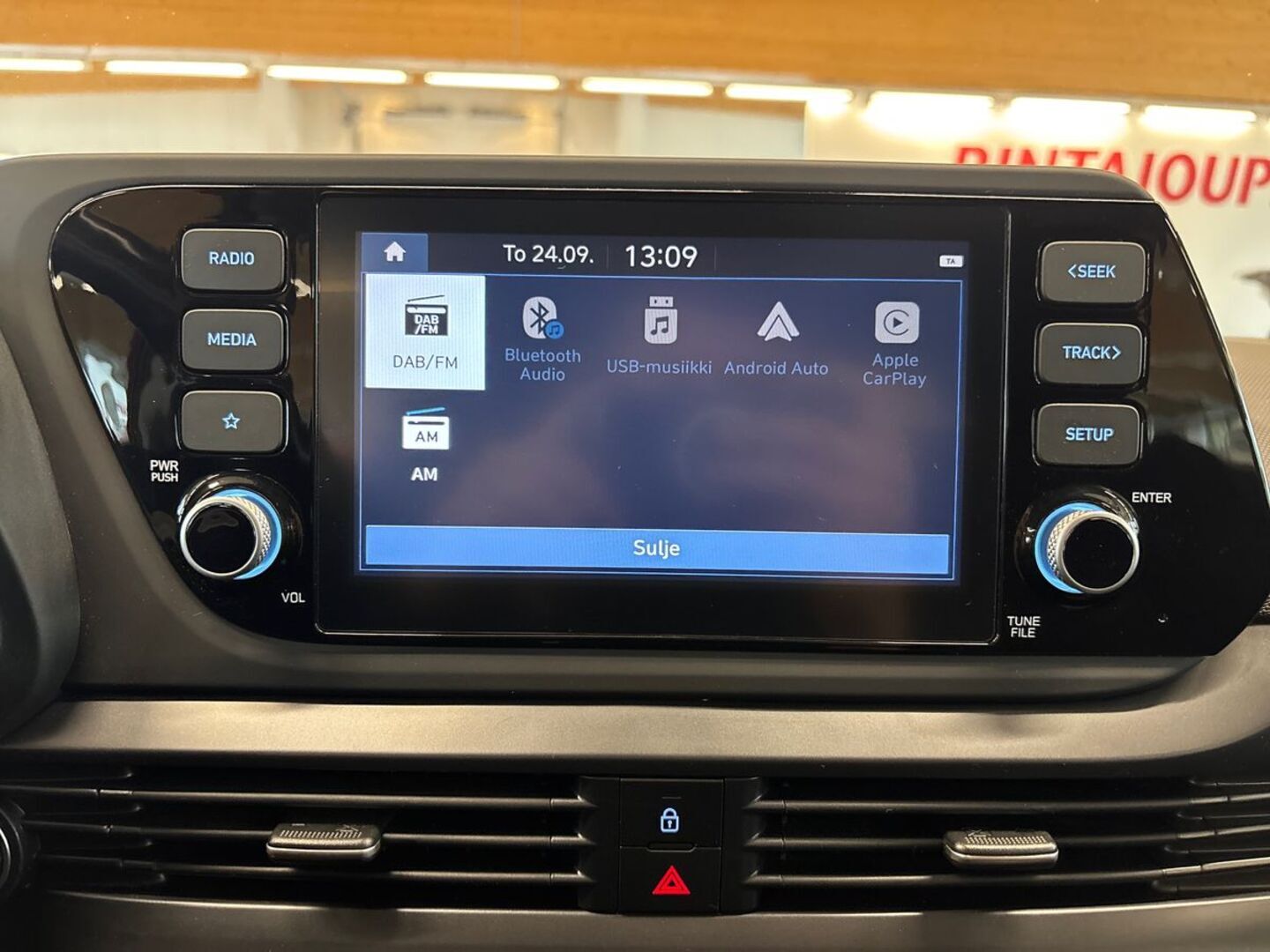 HYUNDAI i20 Hatchback 27