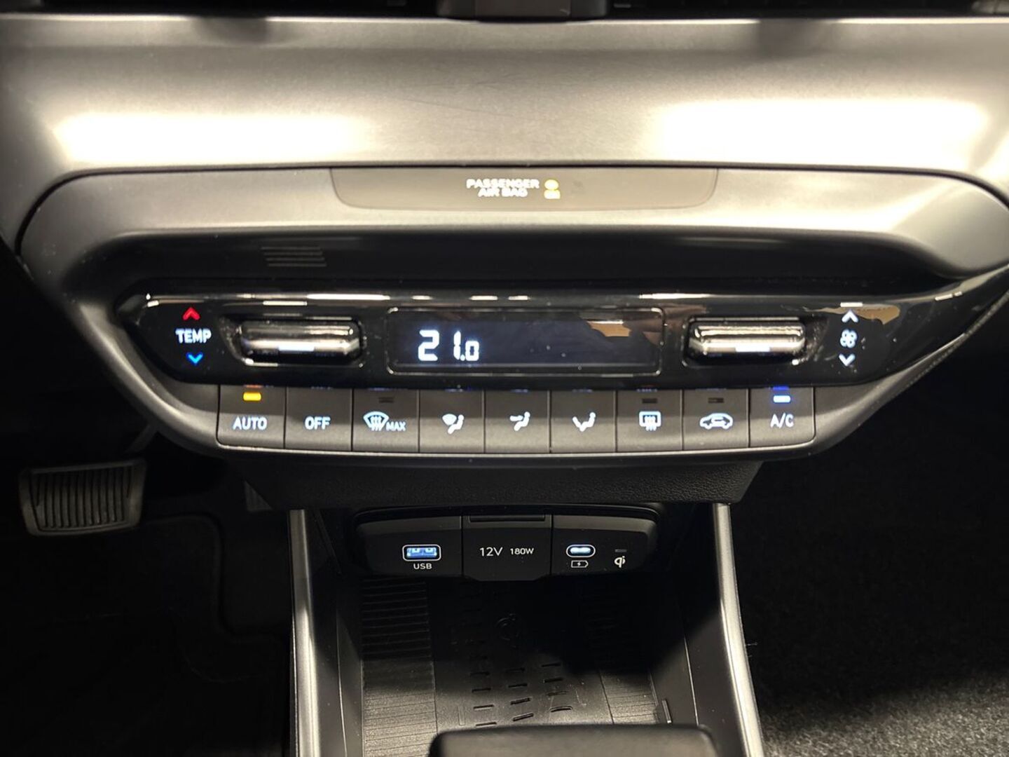 HYUNDAI i20 Hatchback 29