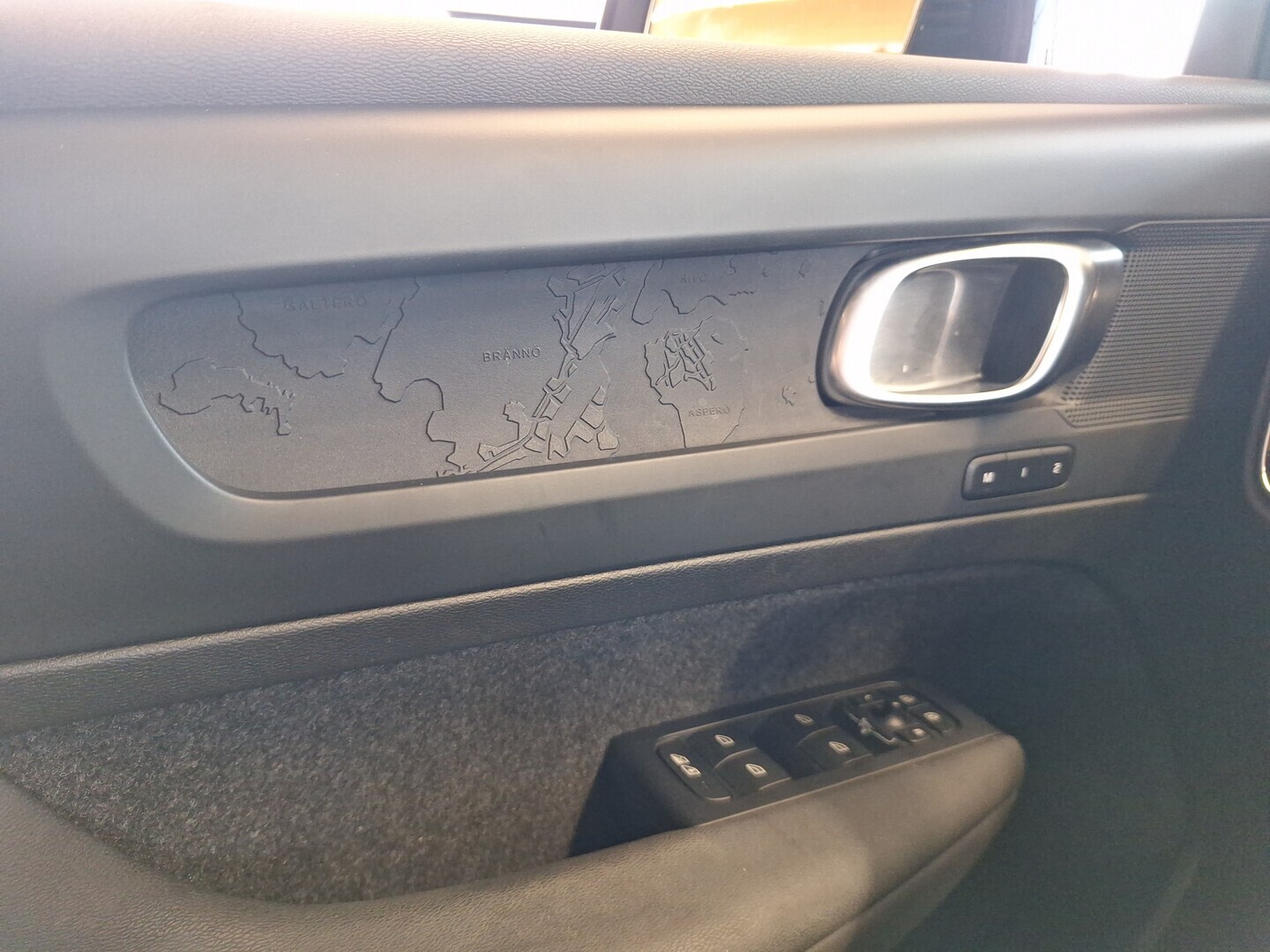 VOLVO C40 2023