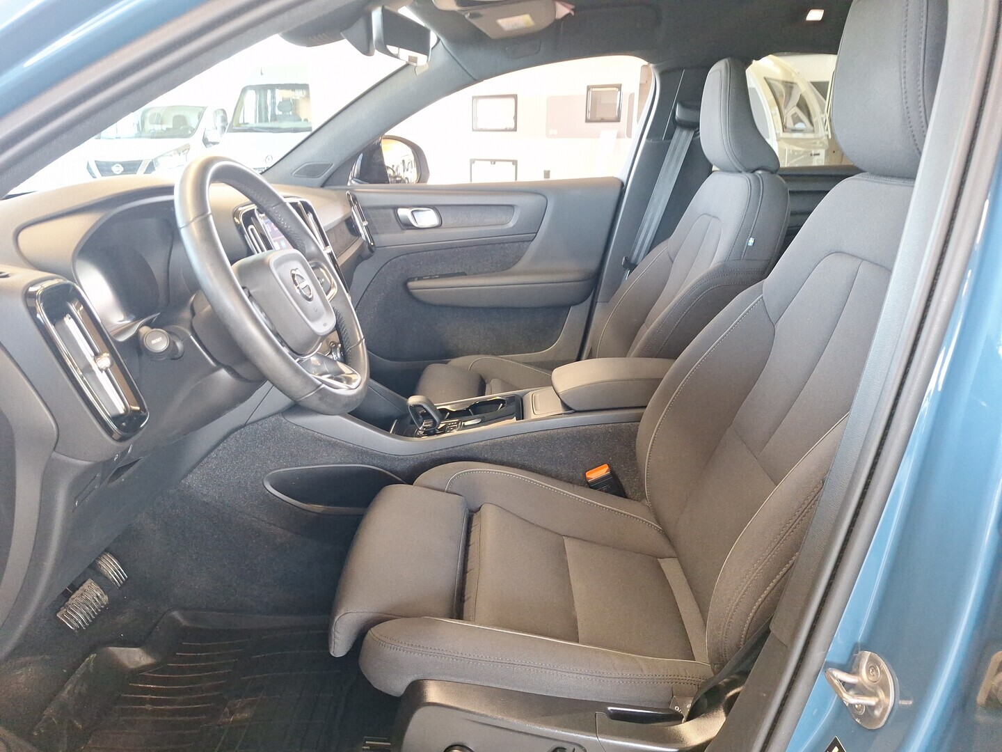 VOLVO C40 2023