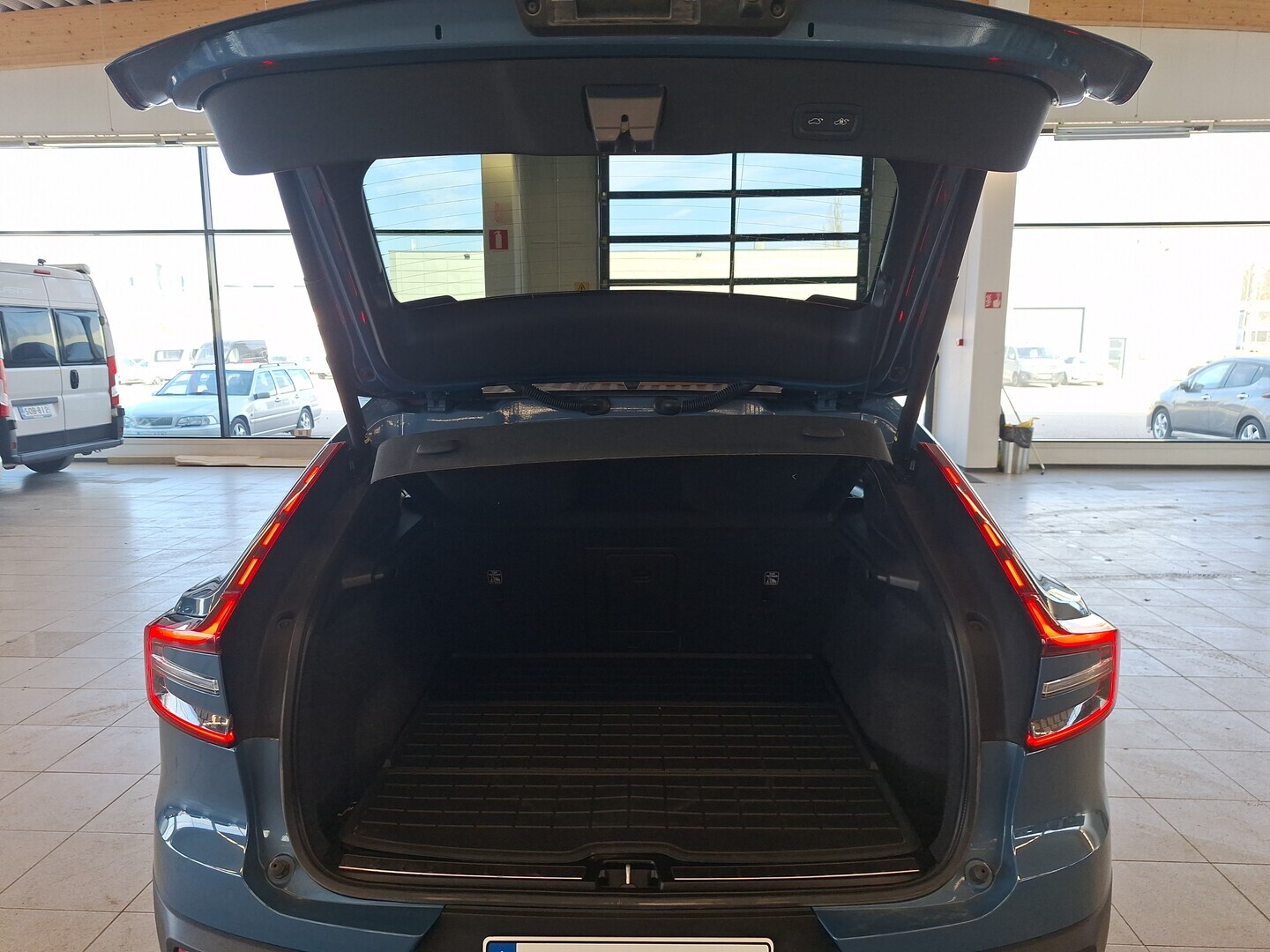 VOLVO C40 2023