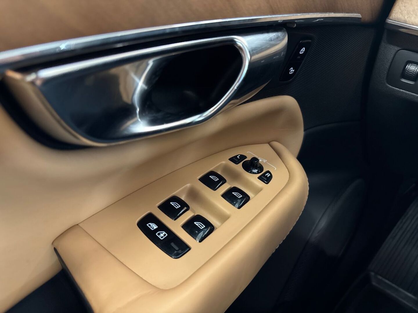 VOLVO XC90 2017