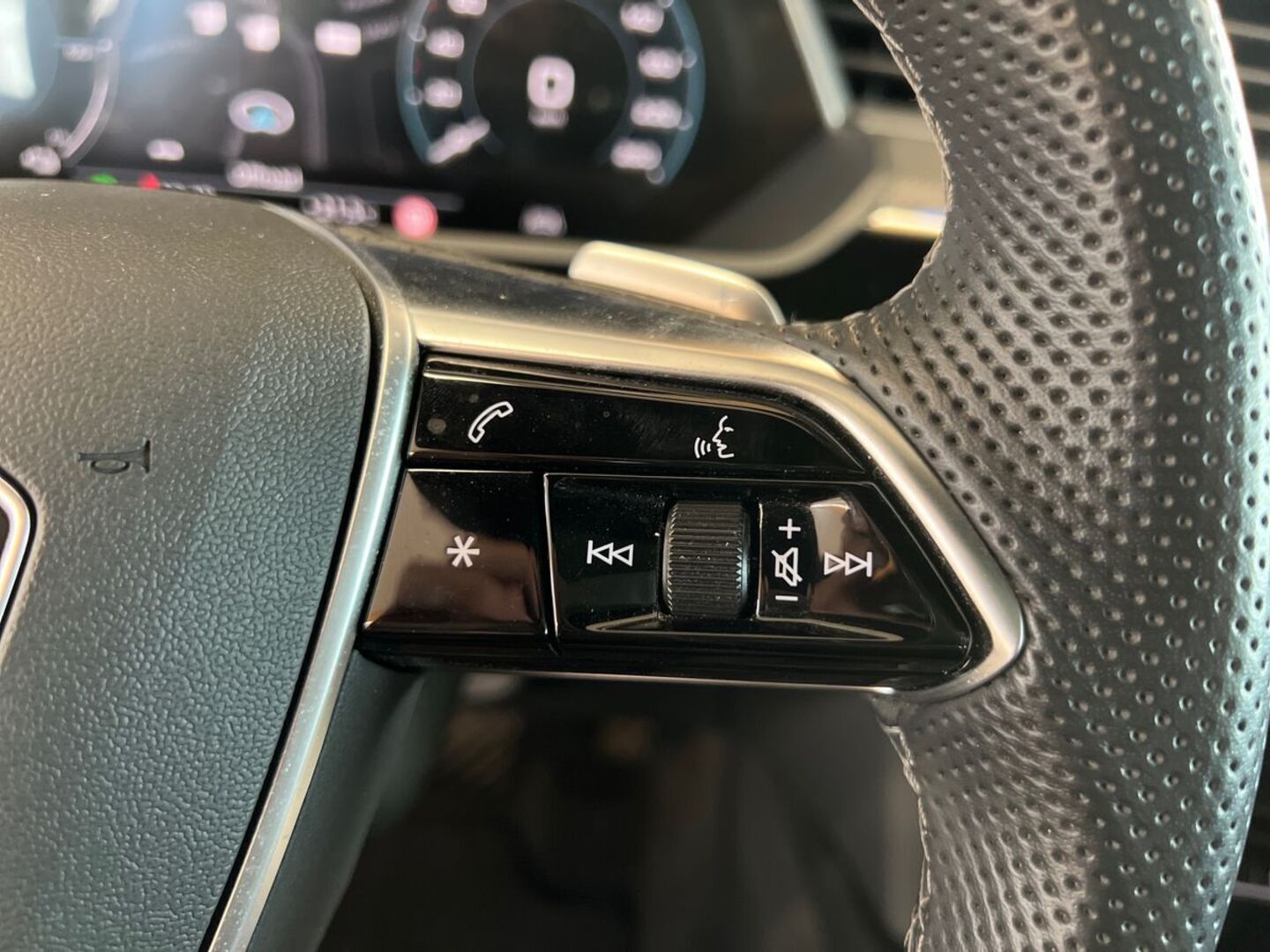AUDI e-tron 2023