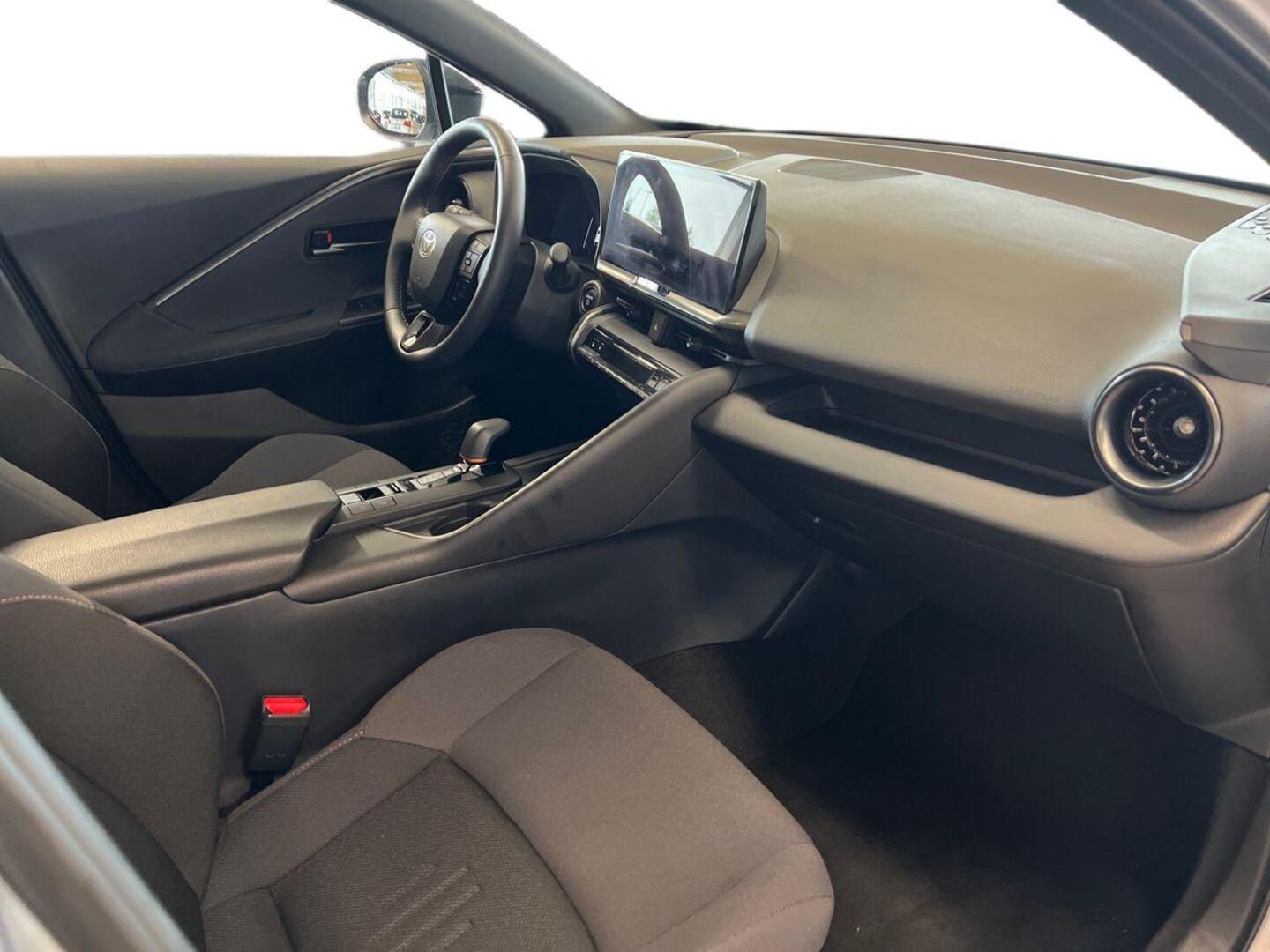TOYOTA C-HR 2024