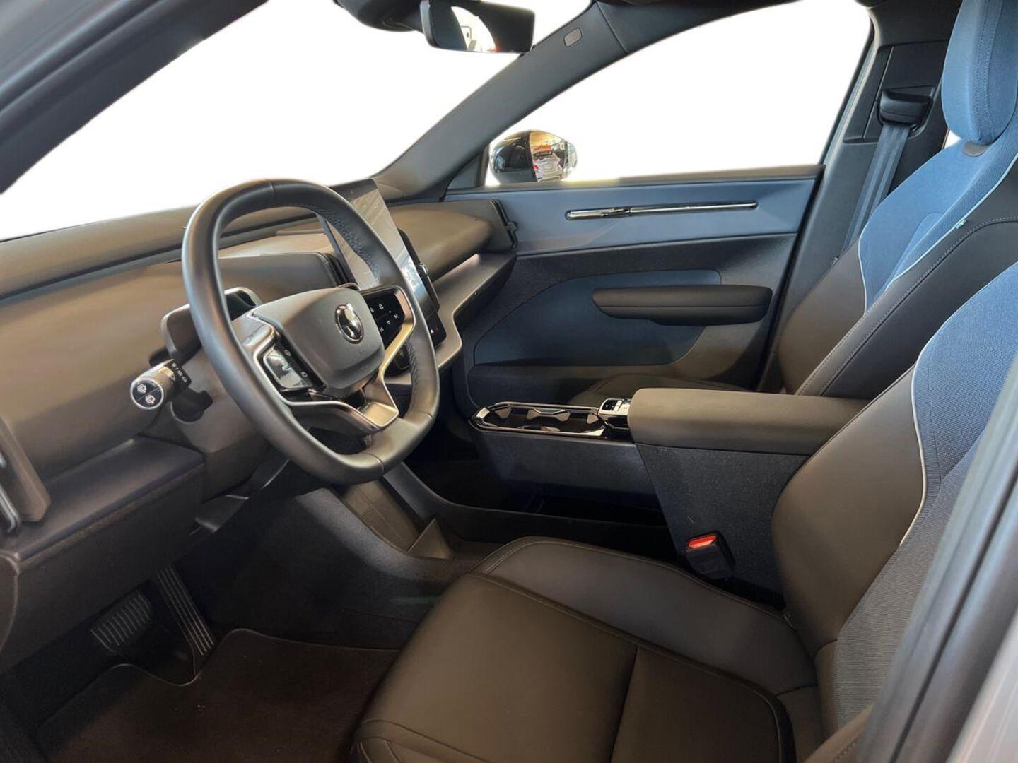 VOLVO EX30 2024