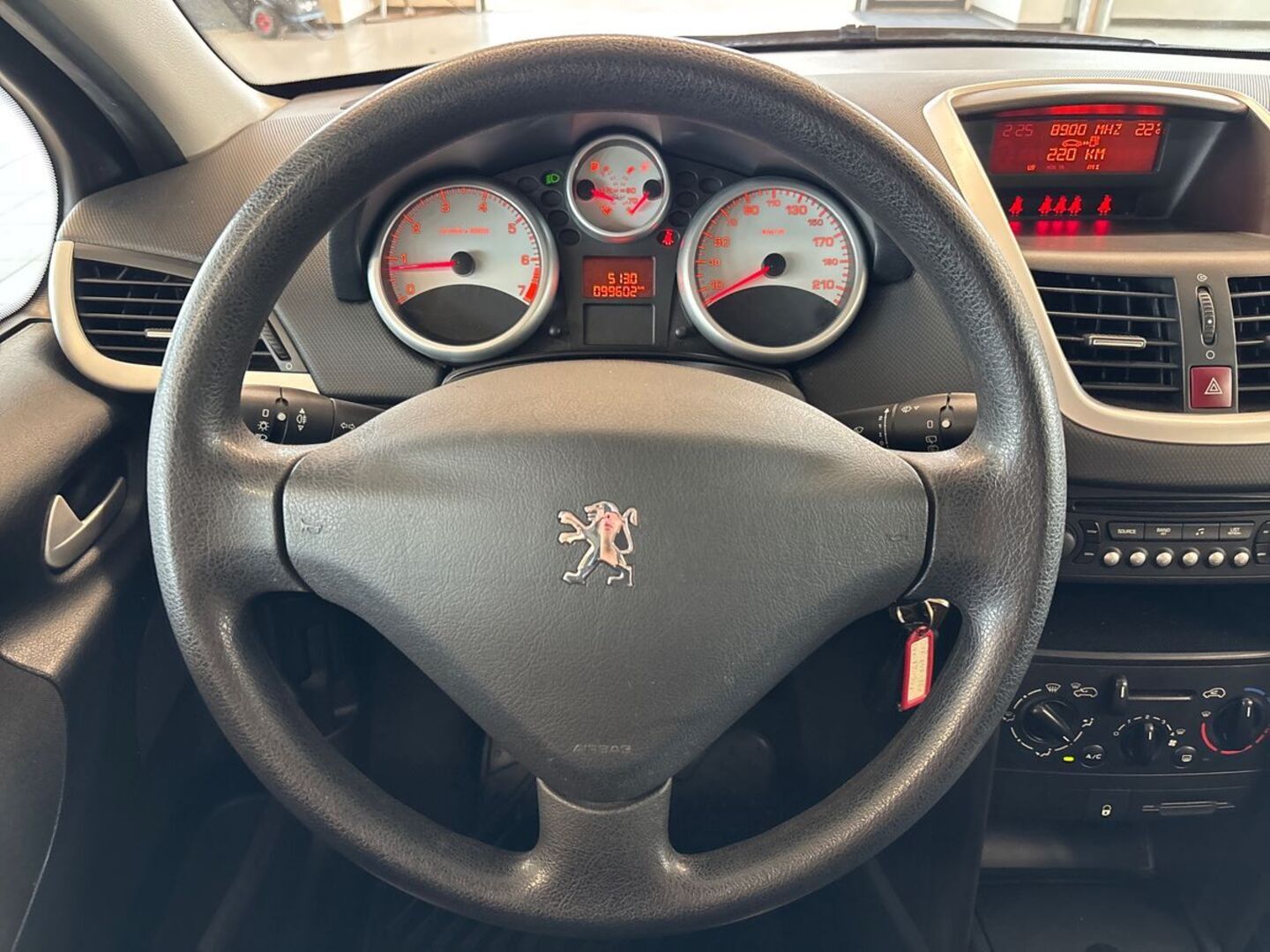 PEUGEOT 207 2009