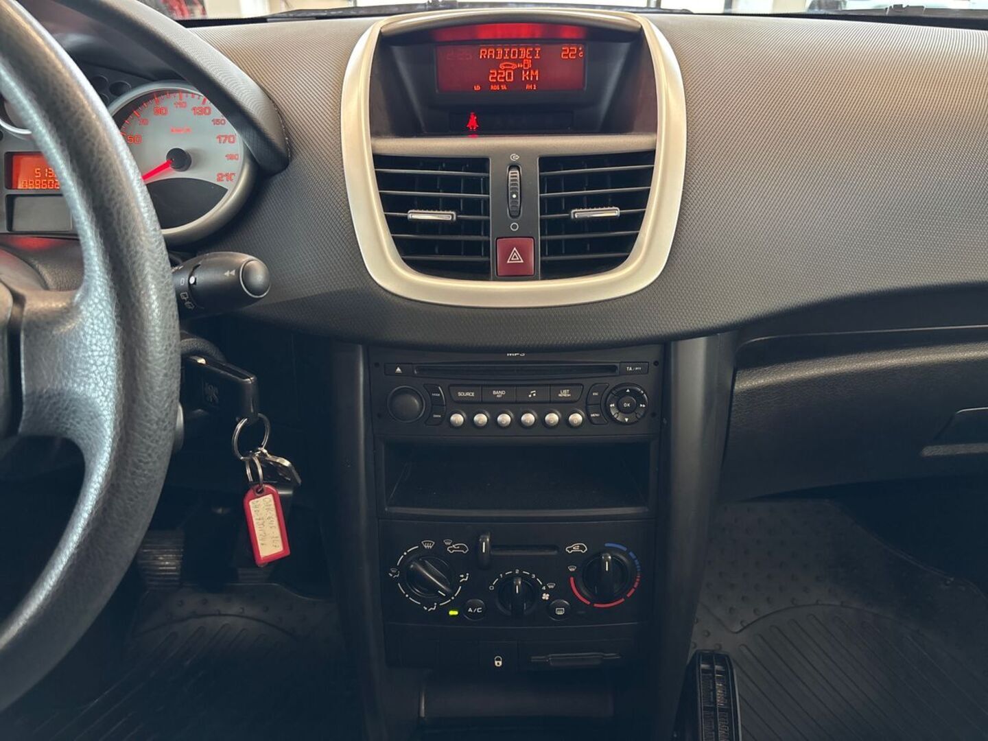 PEUGEOT 207 2009