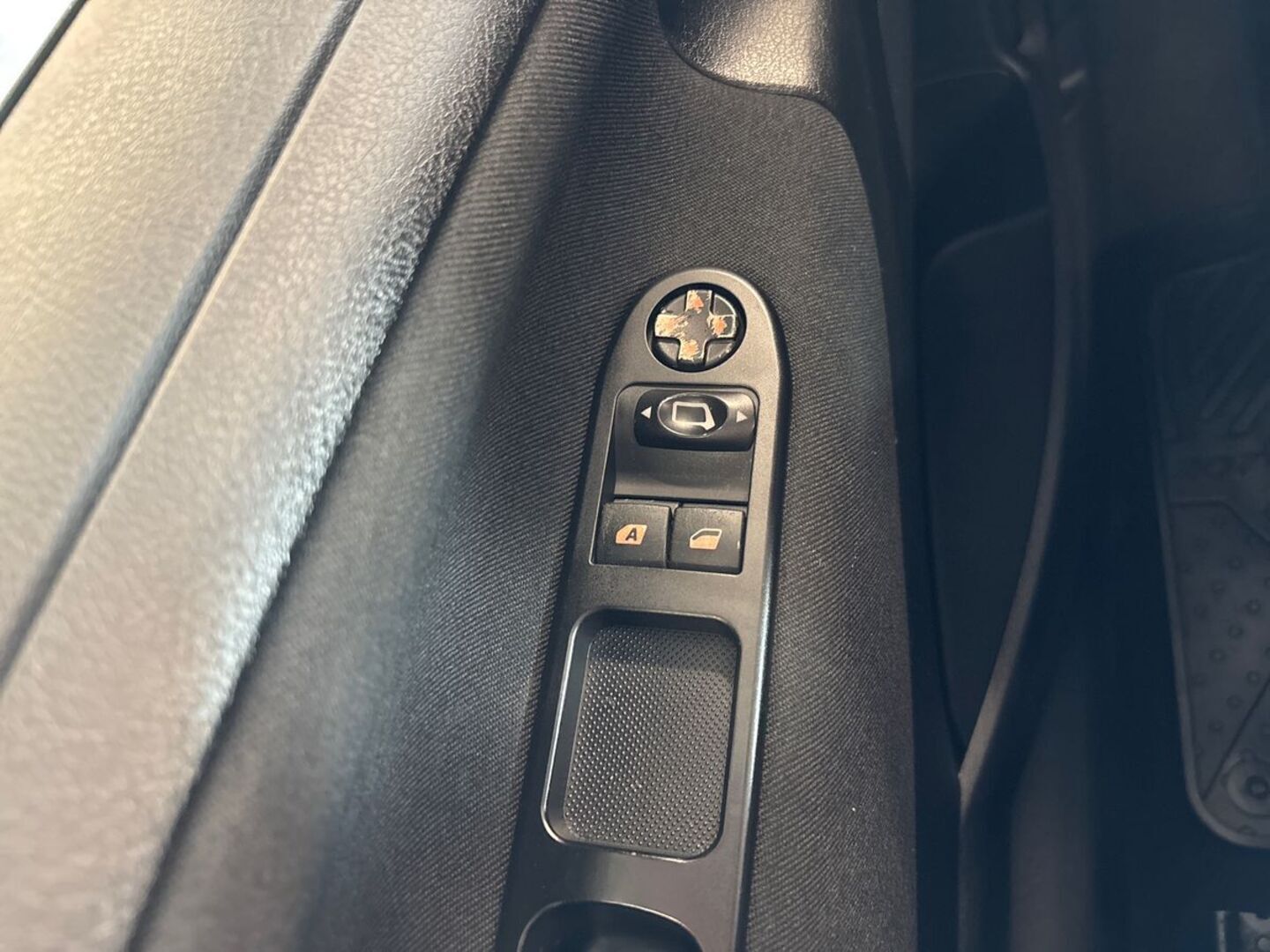 PEUGEOT 207 2009