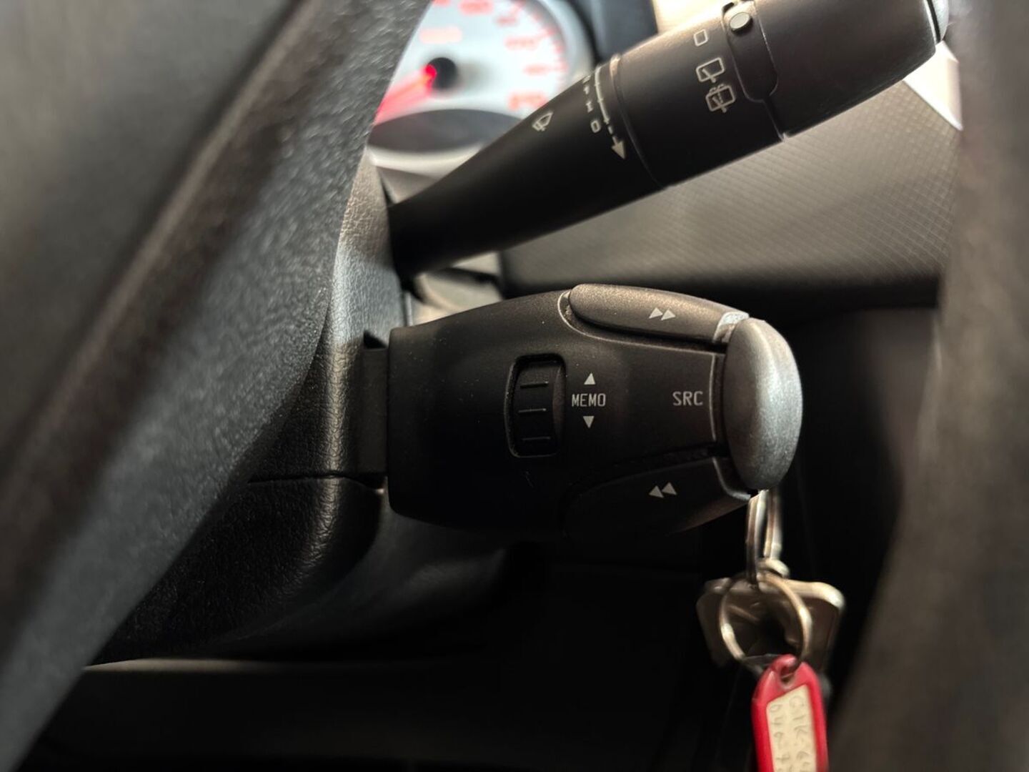 PEUGEOT 207 2009