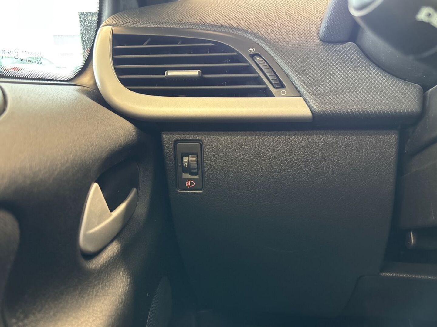 PEUGEOT 207 2009