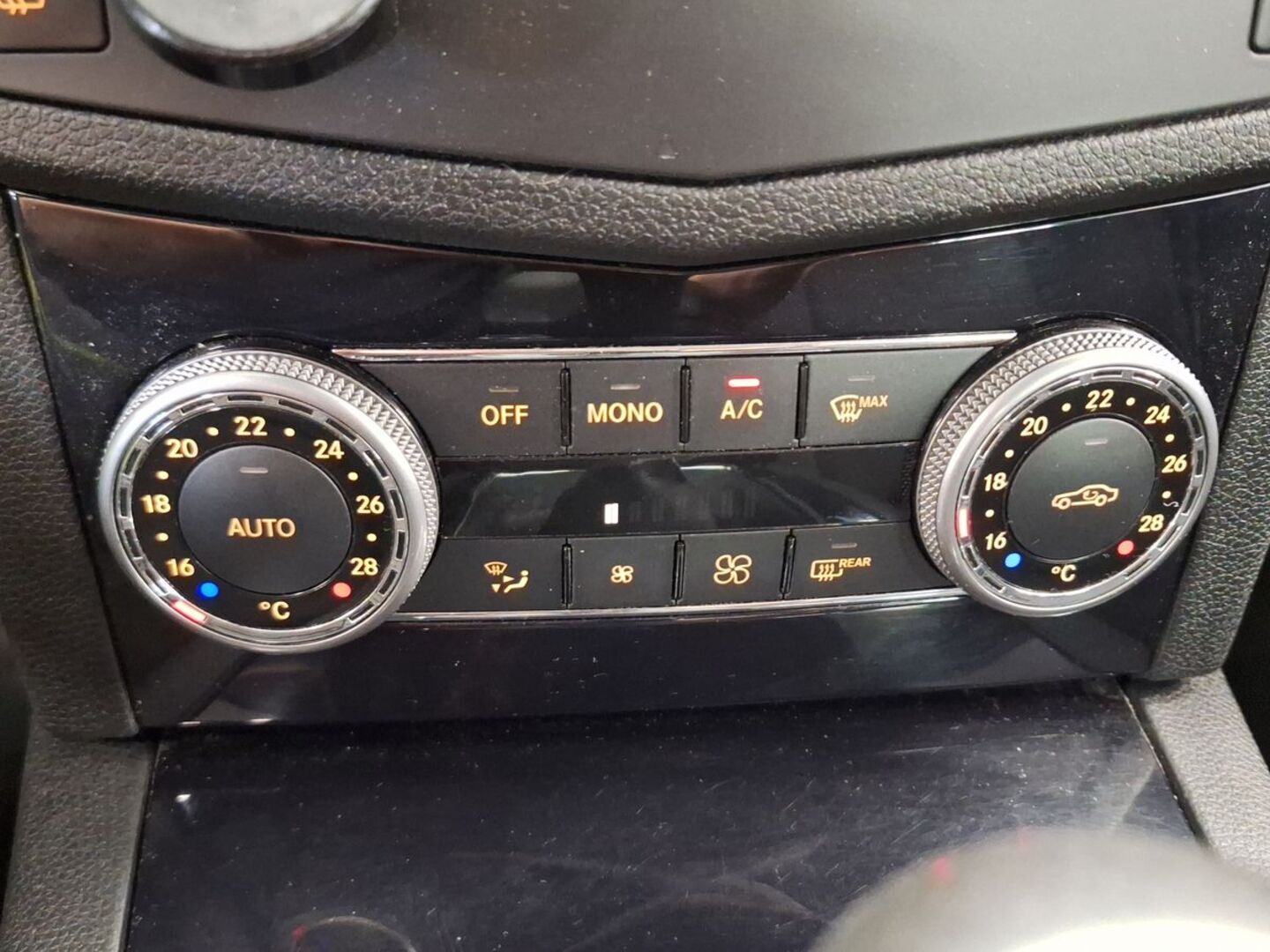 MERCEDES-BENZ C 2009