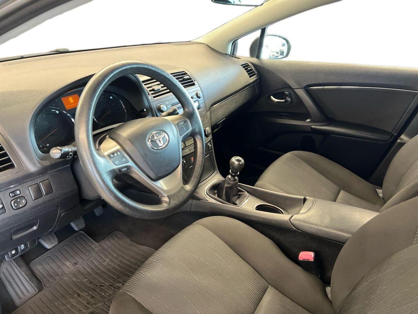TOYOTA Avensis 2009