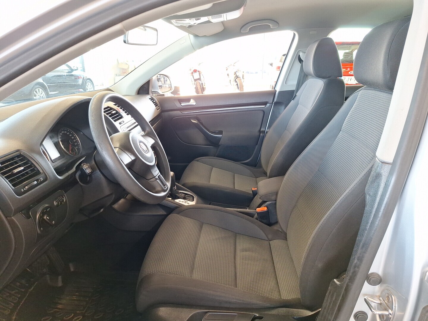 VOLKSWAGEN Jetta 2009