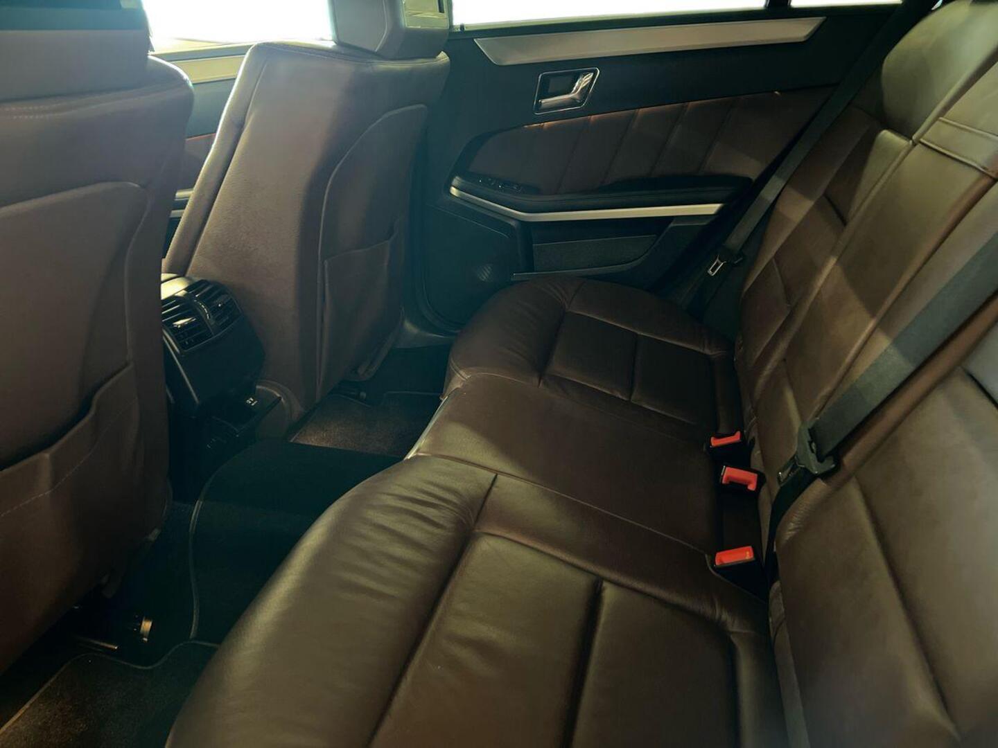 MERCEDES-BENZ E 2010