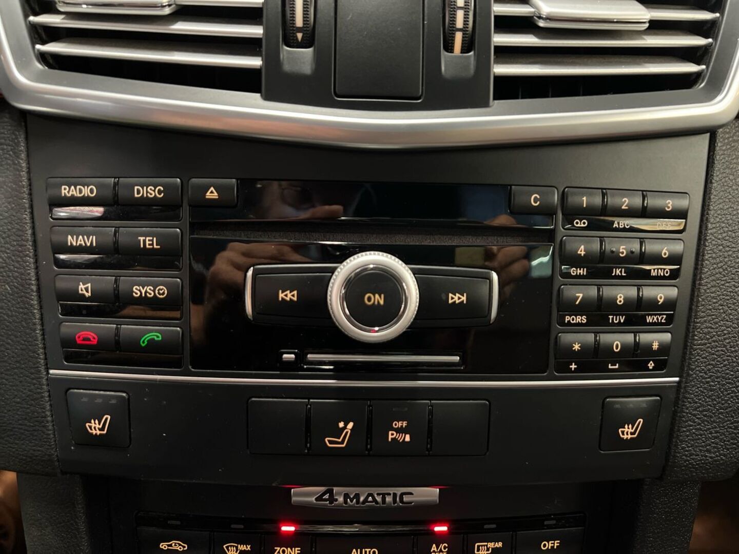 MERCEDES-BENZ E 2010