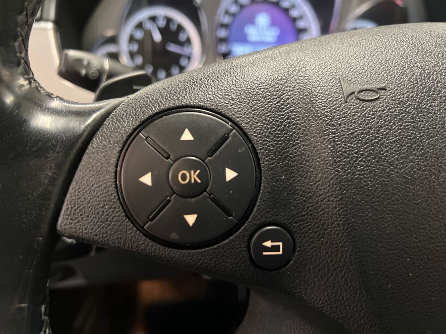 MERCEDES-BENZ E 2010
