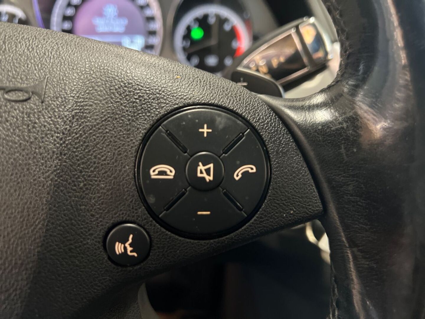 MERCEDES-BENZ E 2010
