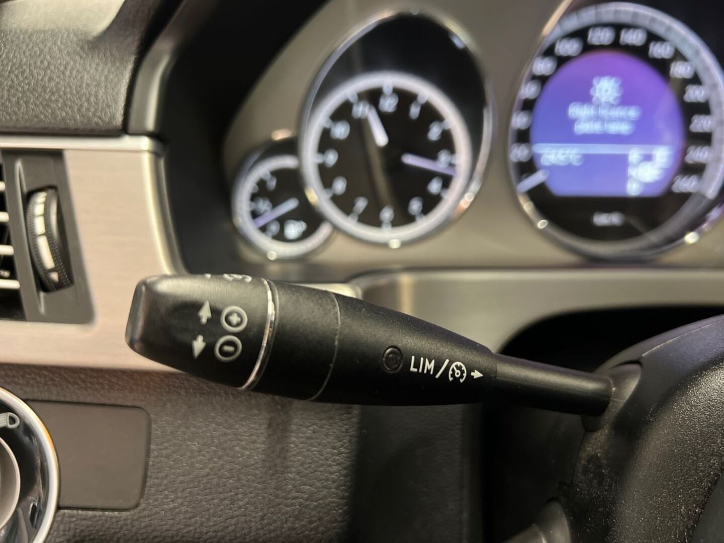 MERCEDES-BENZ E 2010