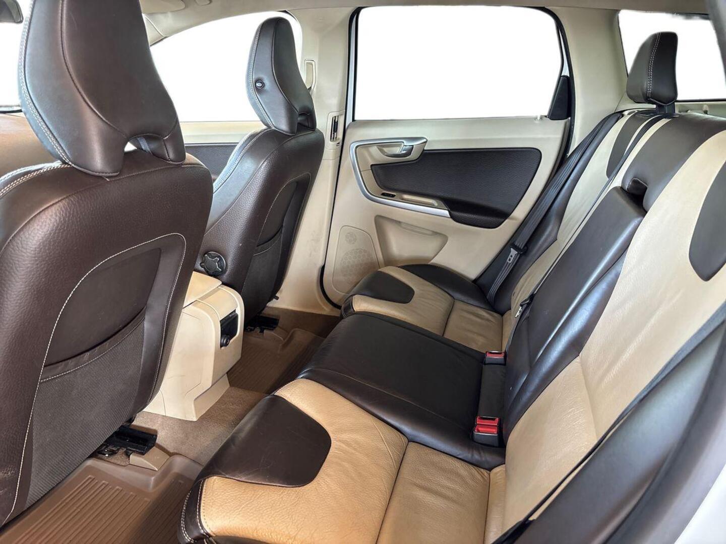 VOLVO XC60 2011