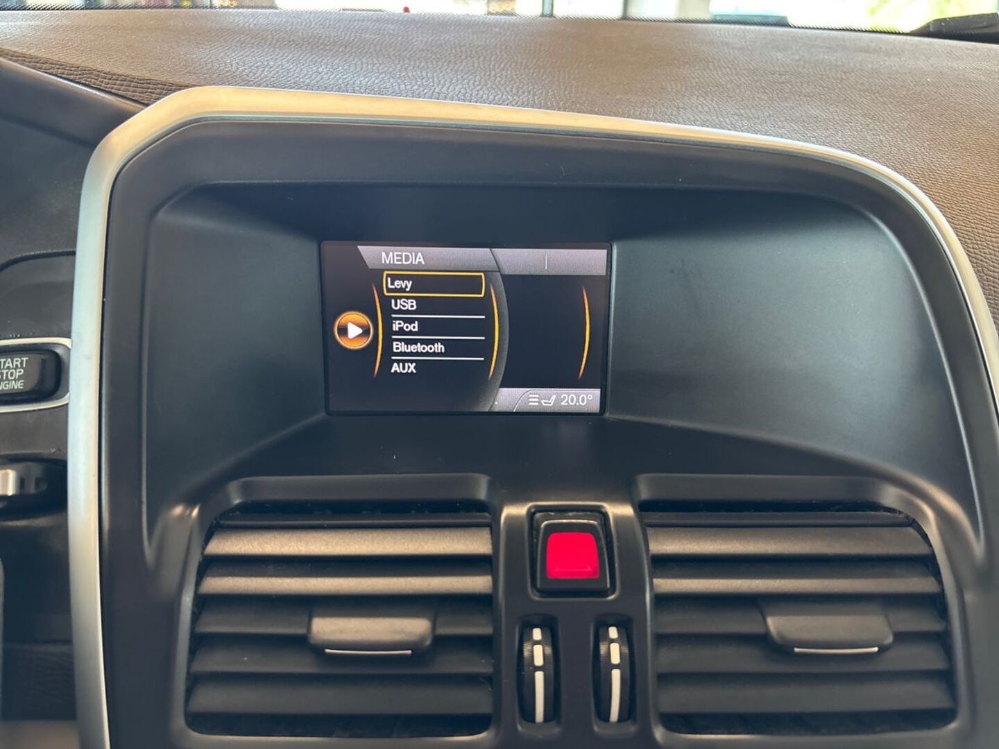 VOLVO XC60 2011