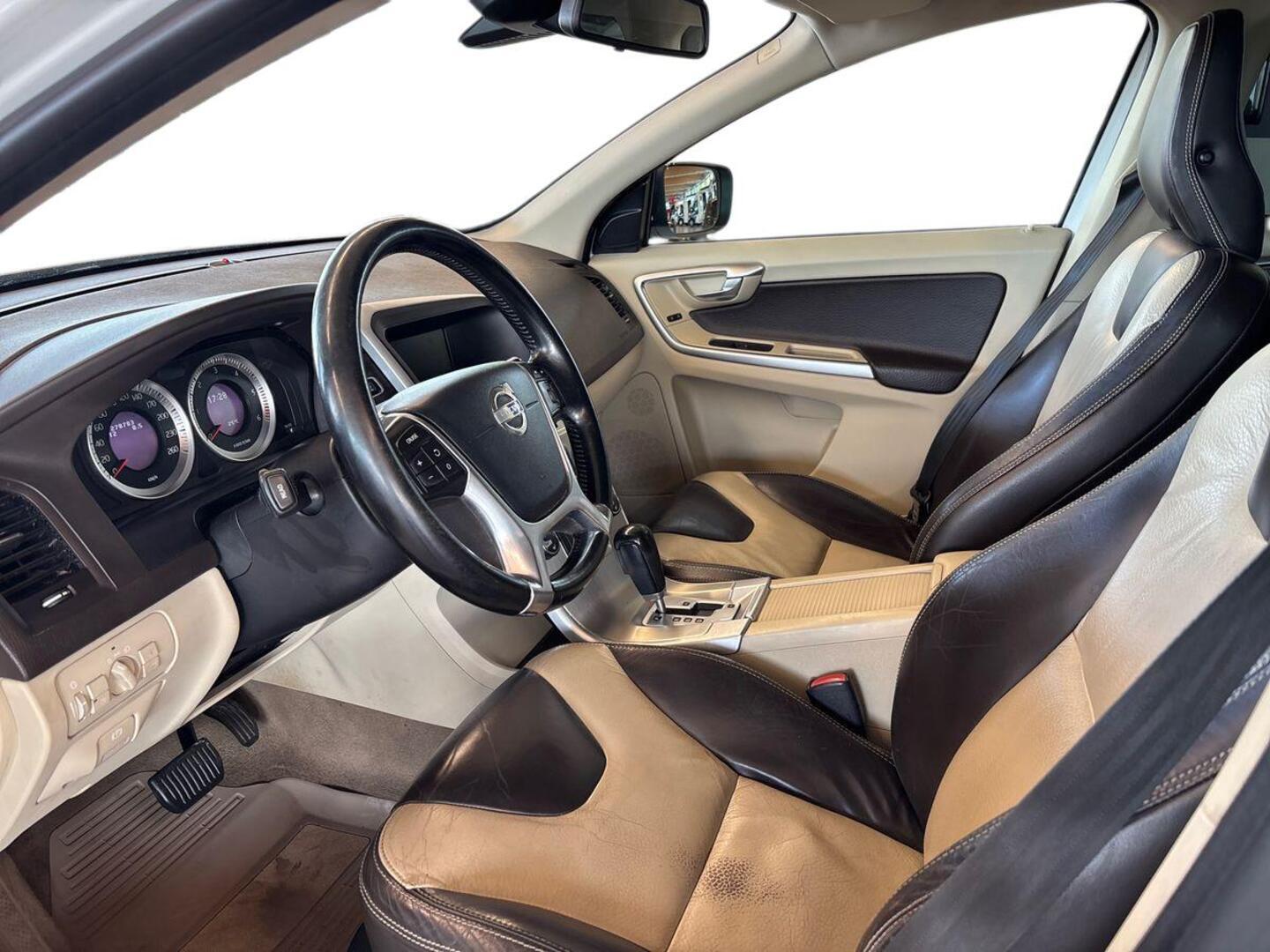 VOLVO XC60 2011