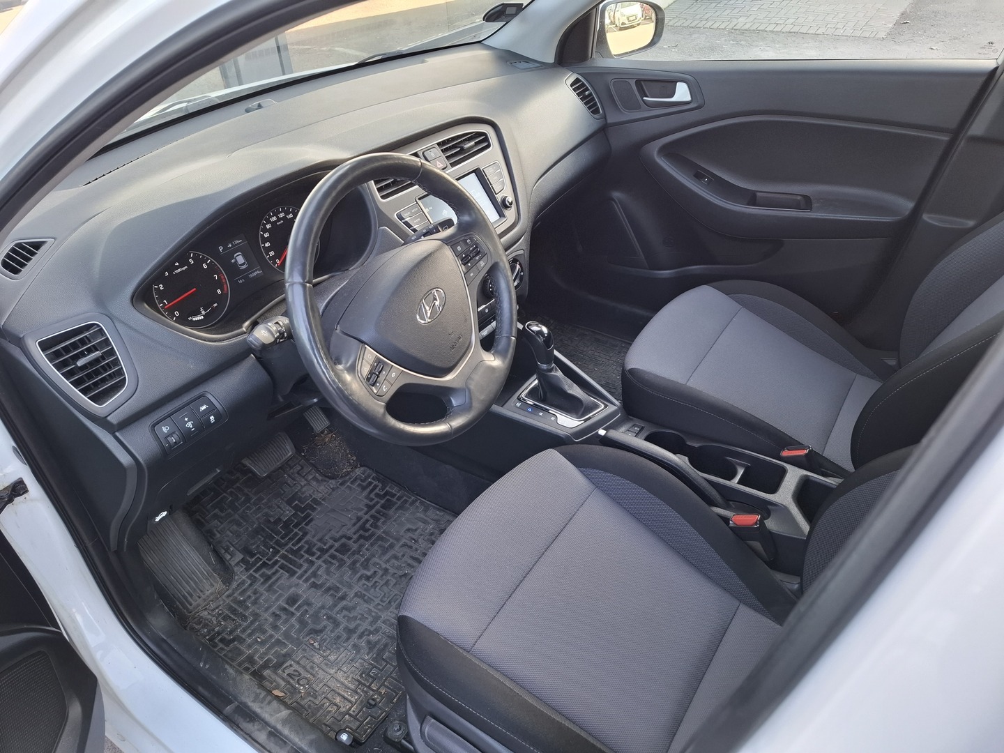 HYUNDAI i20 Hatchback 2019