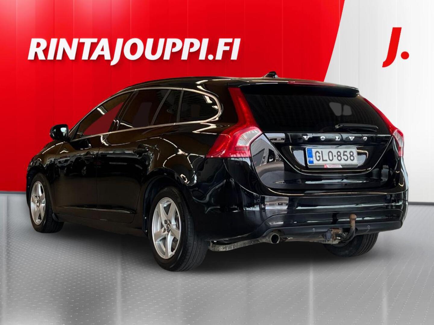 VOLVO V60 2015