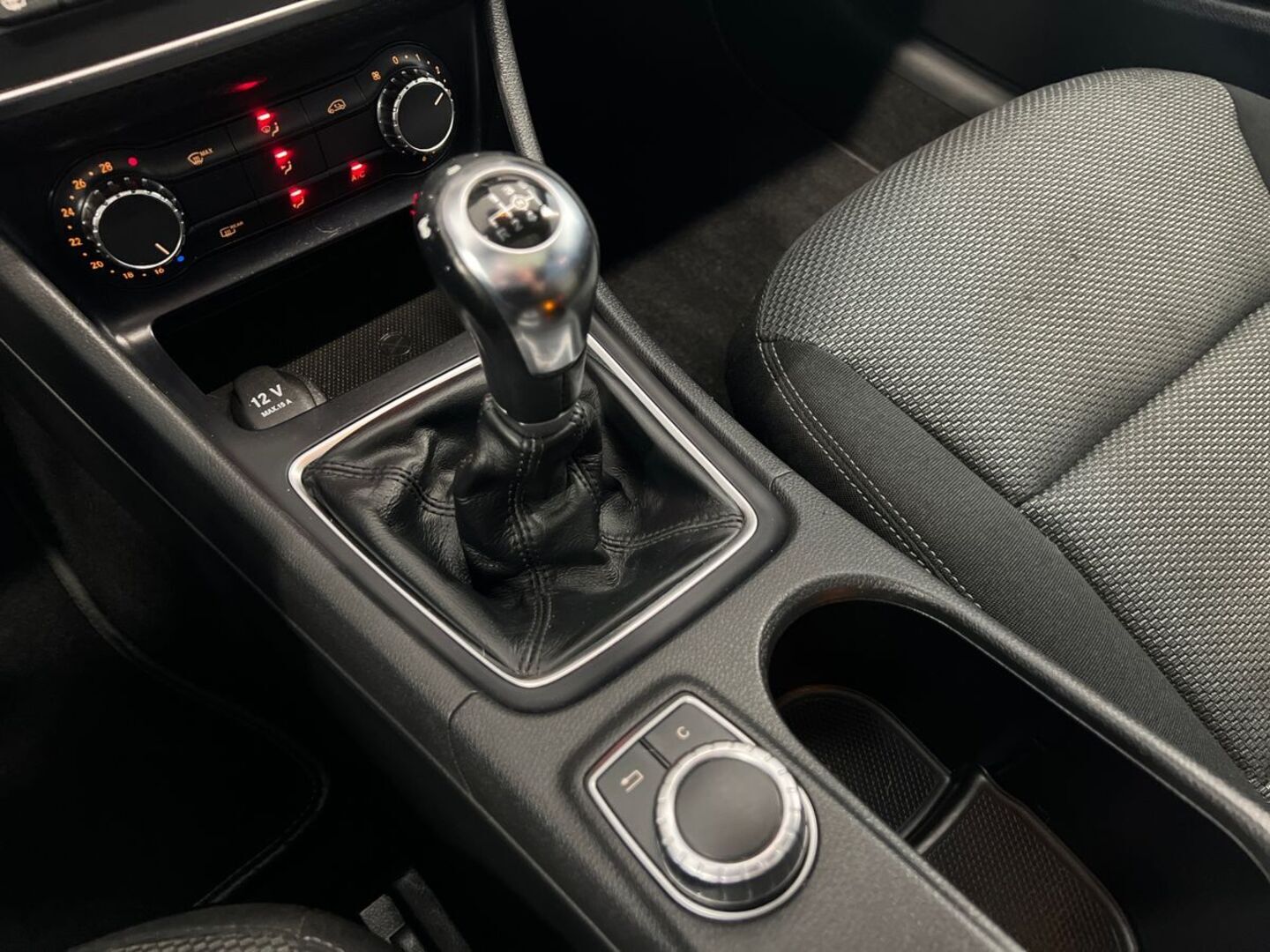 MERCEDES-BENZ A 2013