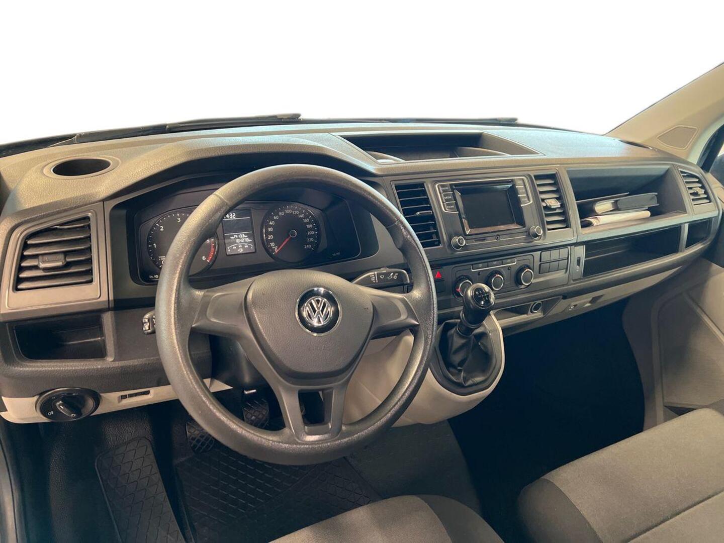 VOLKSWAGEN Transporter 2017