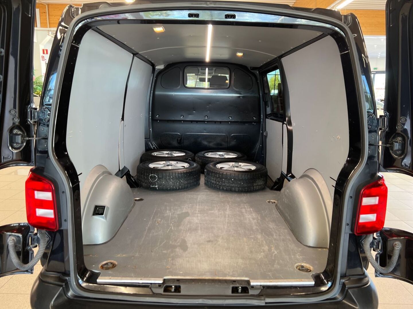 VOLKSWAGEN Transporter 2017