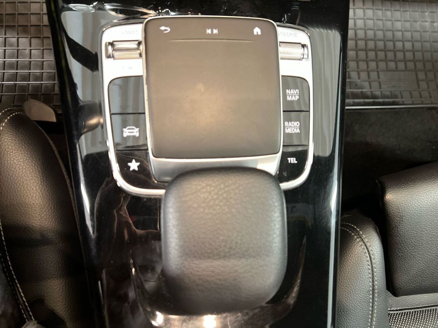 MERCEDES-BENZ A 2019